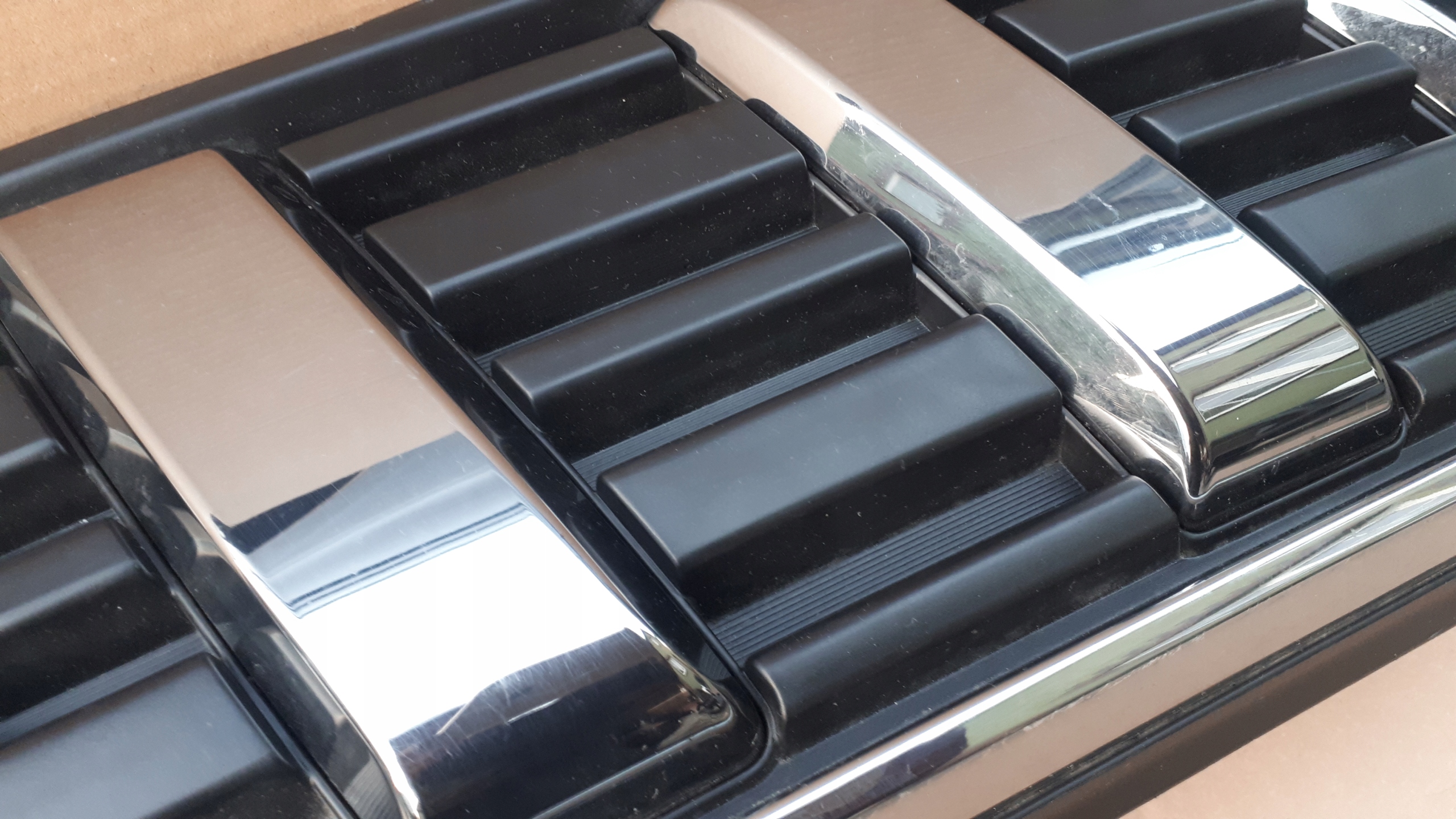 Suzuki Vitara I ET Kühlergrill FRONTGRILL Kühlergitter - Thumbnail 9