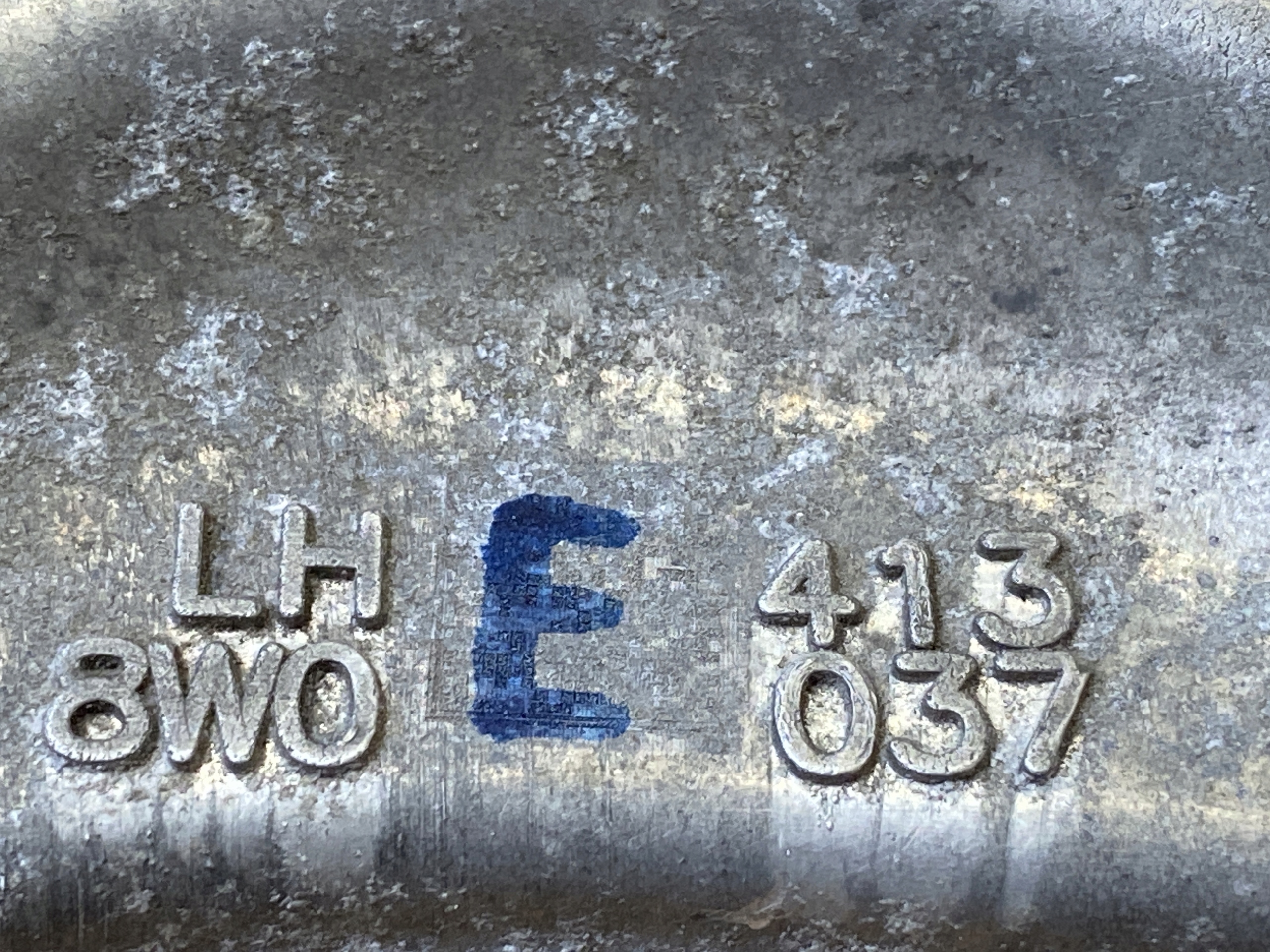 AUDI A4 A5 8W B9 držač amortizera lijevog 8W0413037E