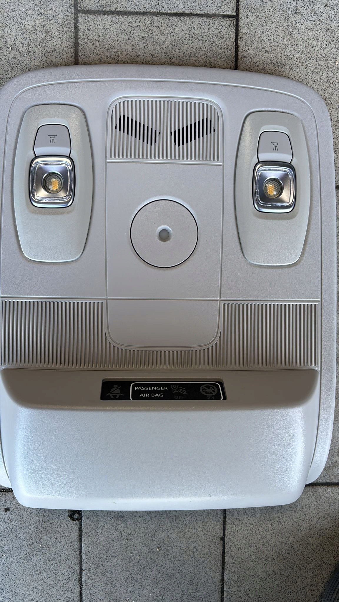 light OSWIETLENIE cabs RENAULT 969801346R