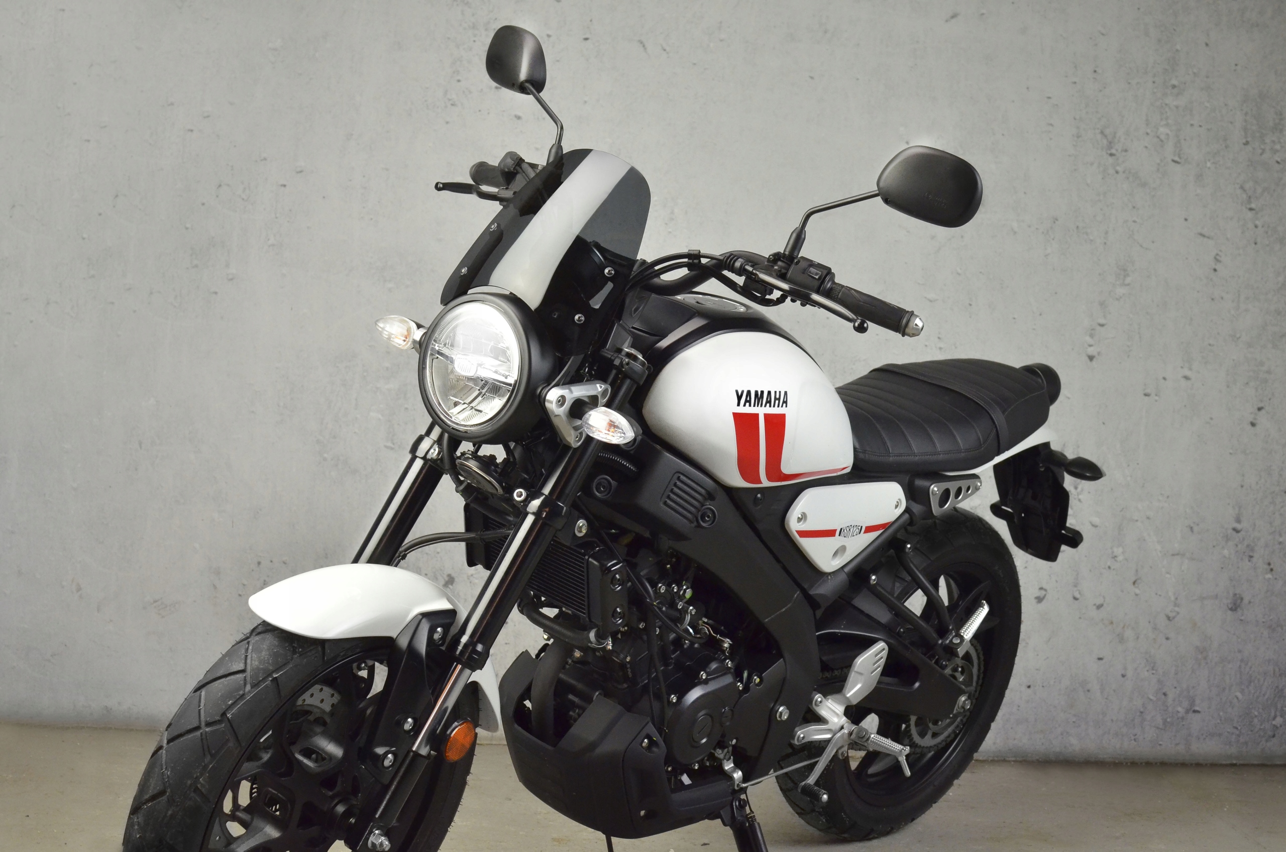 Loster sklo naked Yamaha Xsr 125 21-