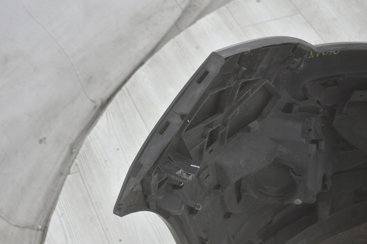 front bumper front RENAULT SCENIC III NV676