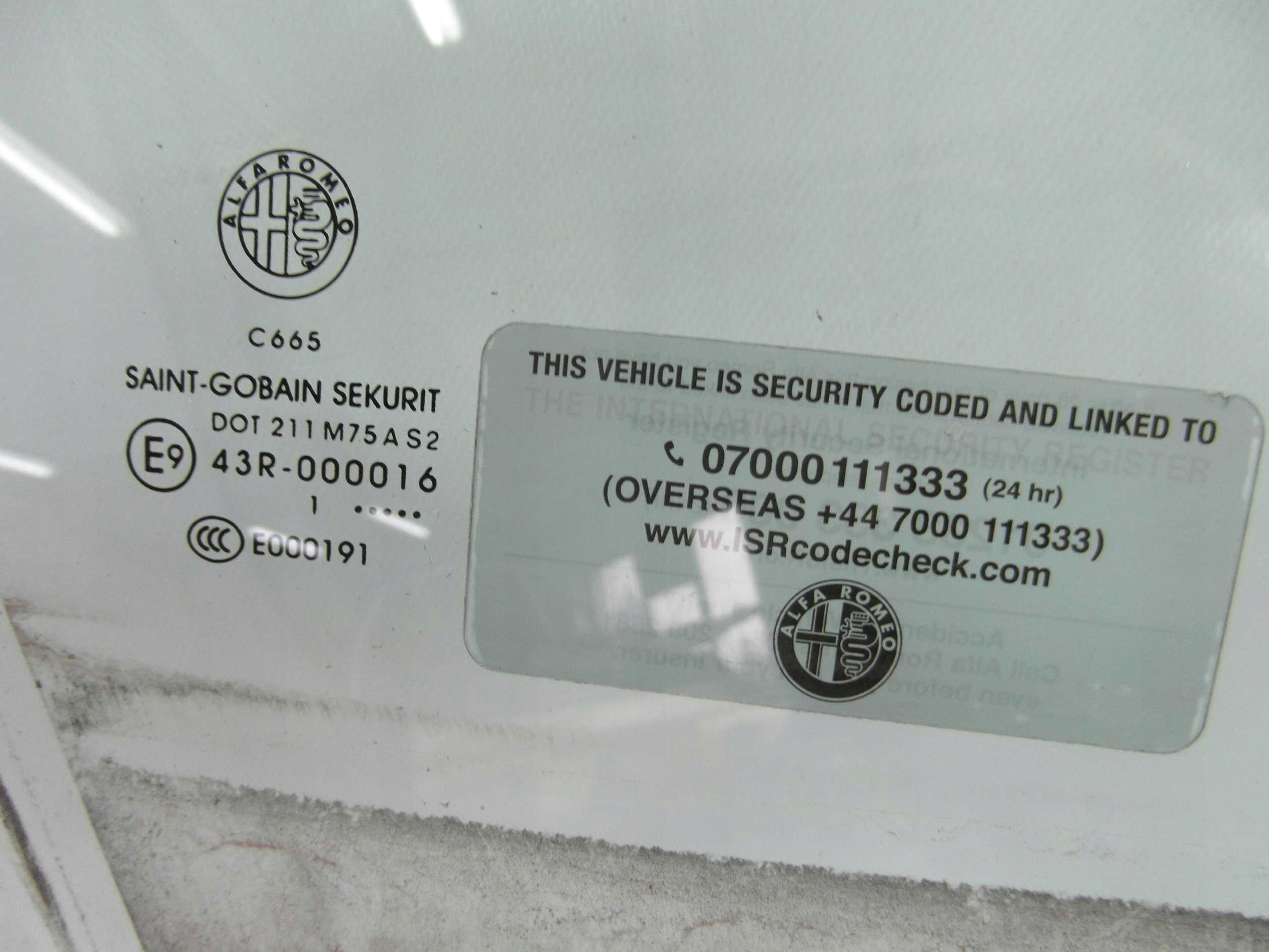 ALFA ROMEO GIULIETTA SZYBA PRAWA PRZOD Installation side Right front