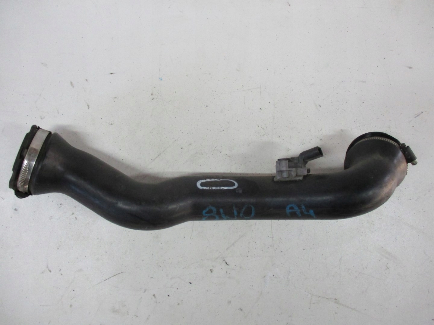 pipe hose Audi A4 8W0 8W0145681