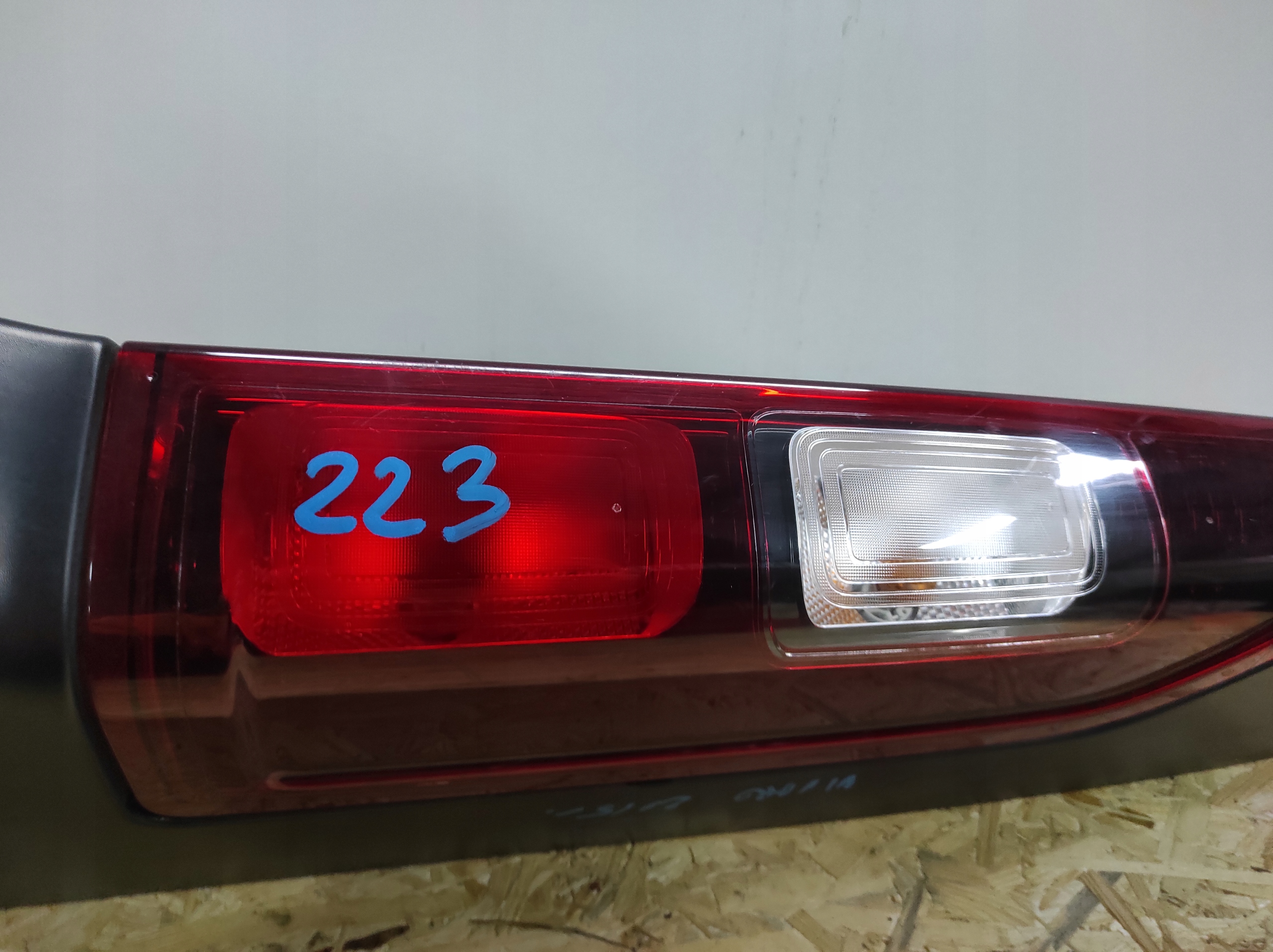 light right rear part right rear RENAULT TRAFIC III 3 VIVARO B 265A19592R