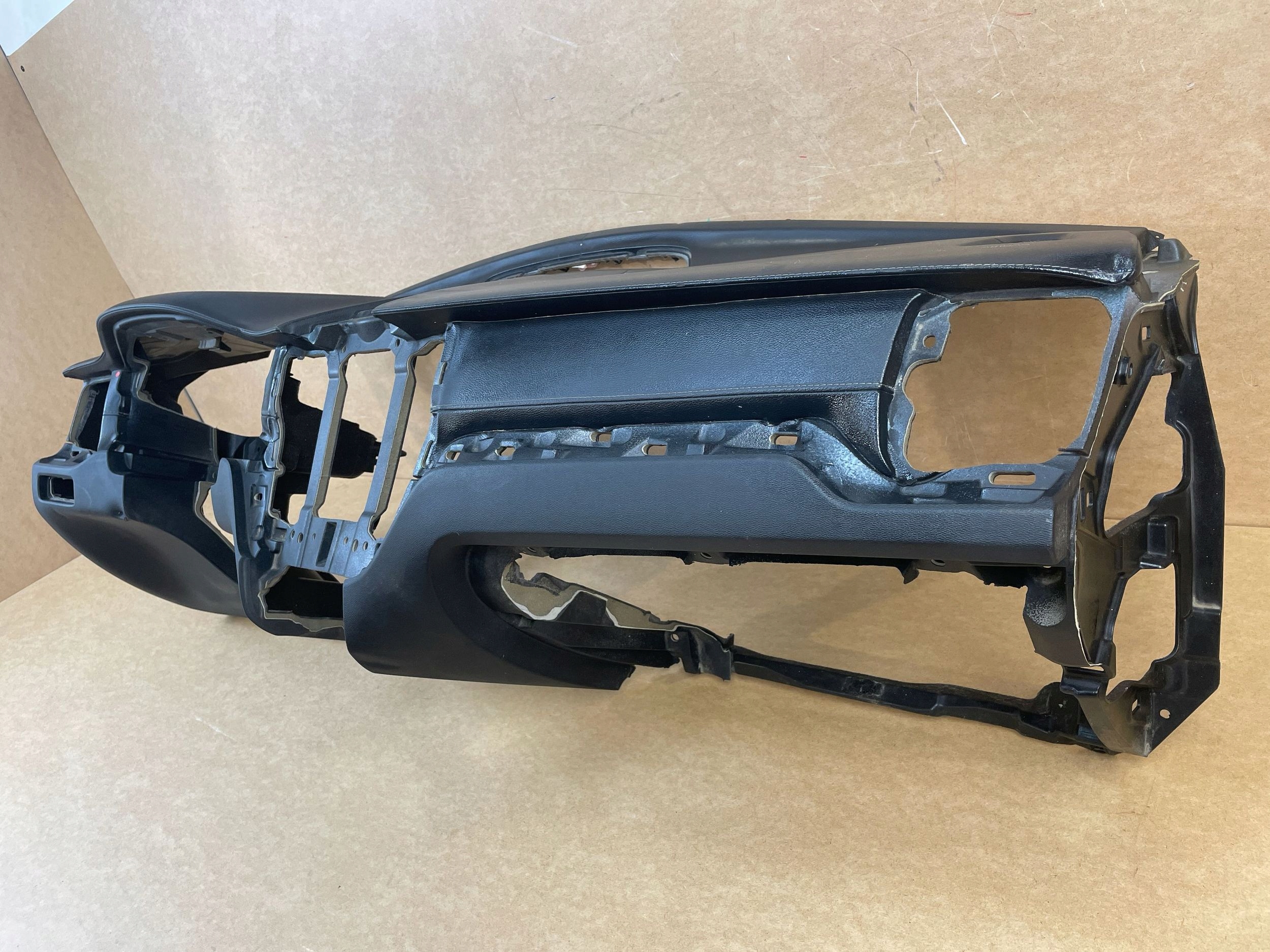dashboard instrument panel cockpit upholstery VOLVO XC60 II 2017- HEAD UP 31417555