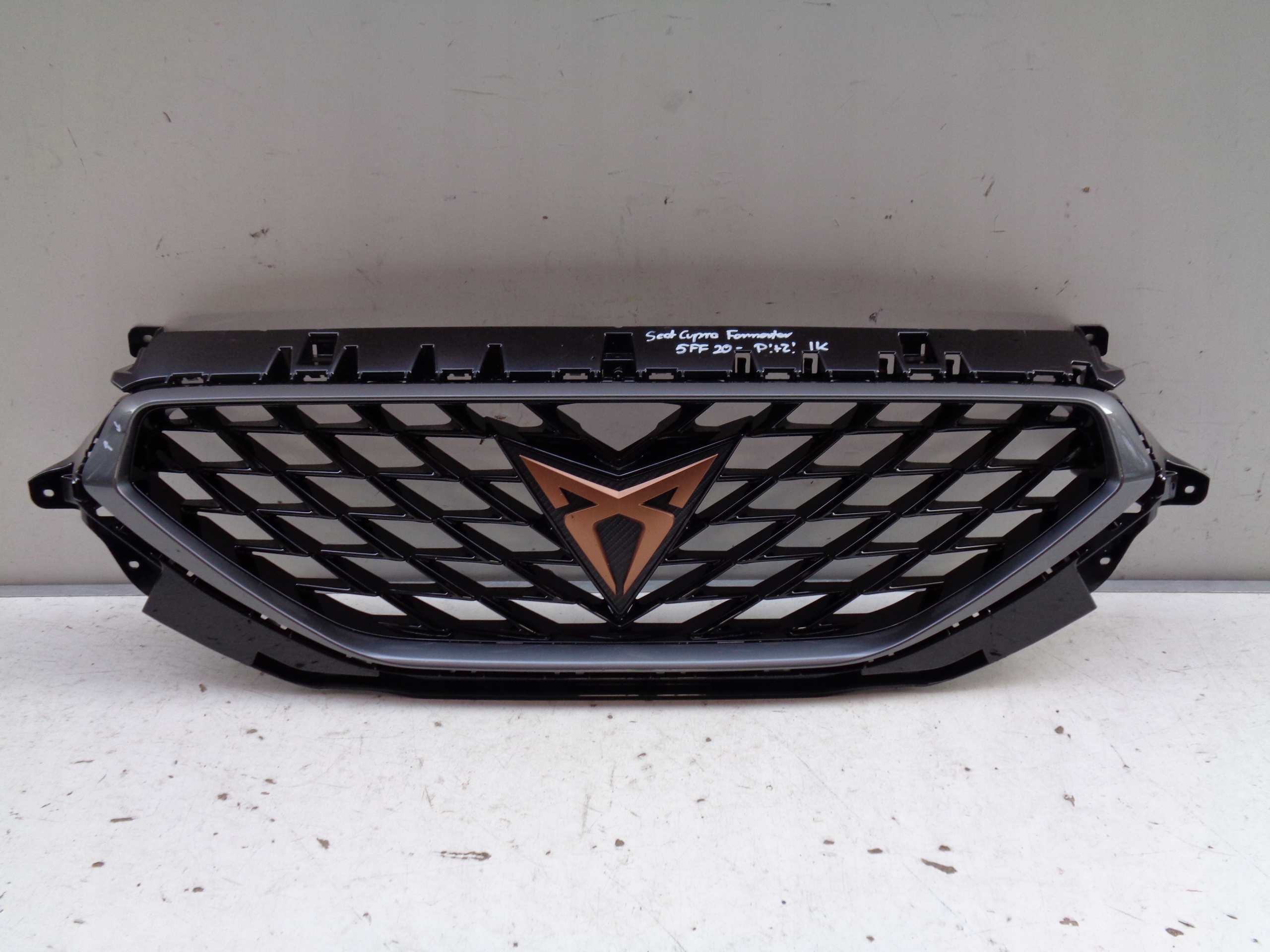 GRIGLIA SEAT CUPRA FORMENTOR 5FF 20