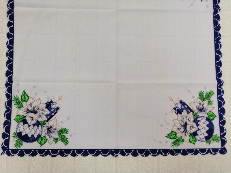 Serwetka świąteczna 70 x 70 cm biało-szafirowa Typ obrus