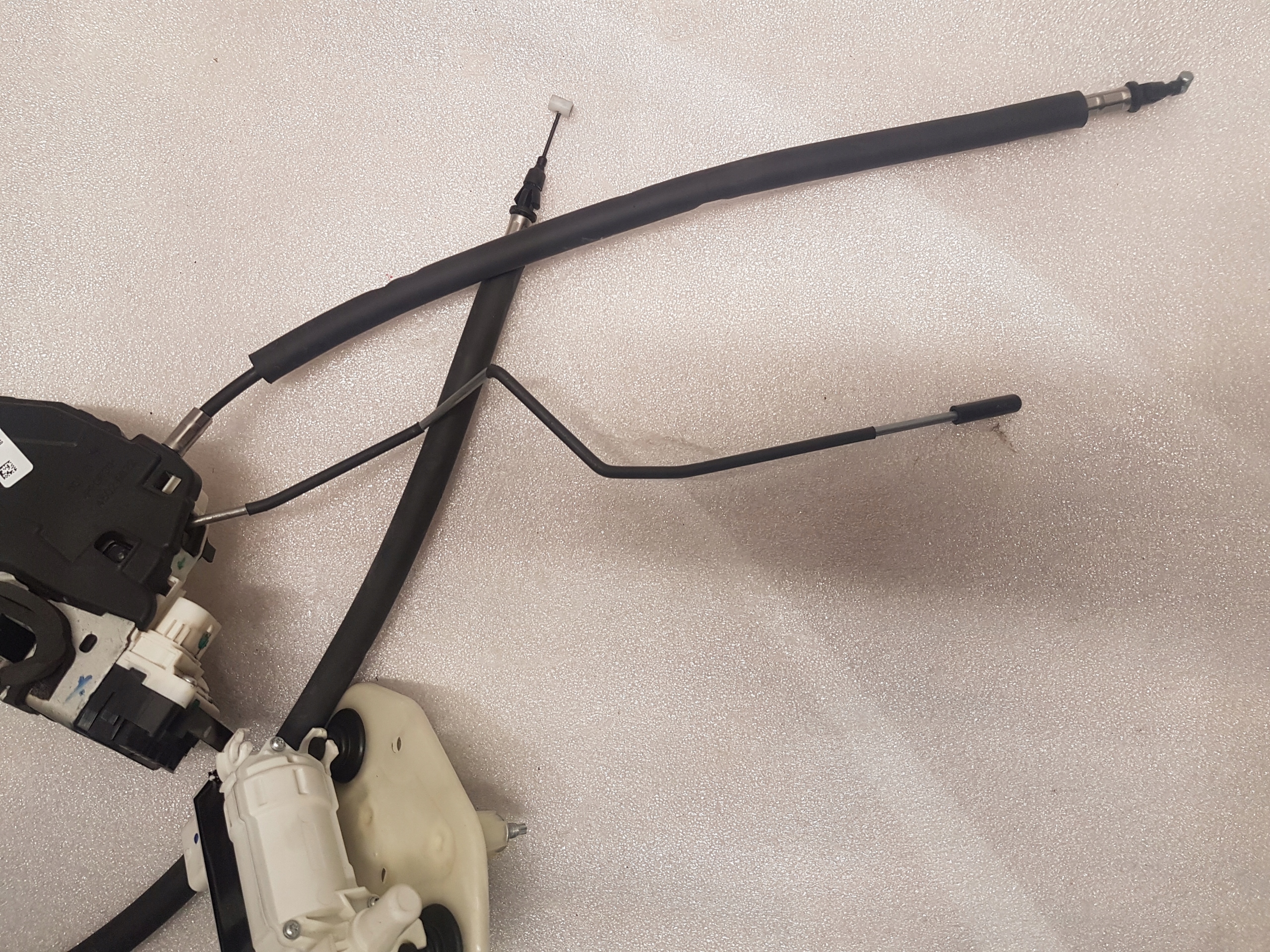lock door right rear part MASERATI GHIBLI 670107804