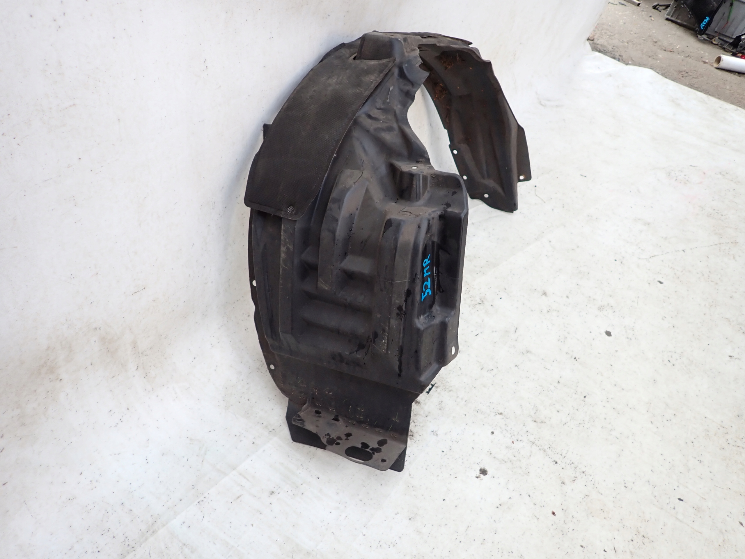 MITSUBISHI ASX and 1 10-19 mudguard front front right