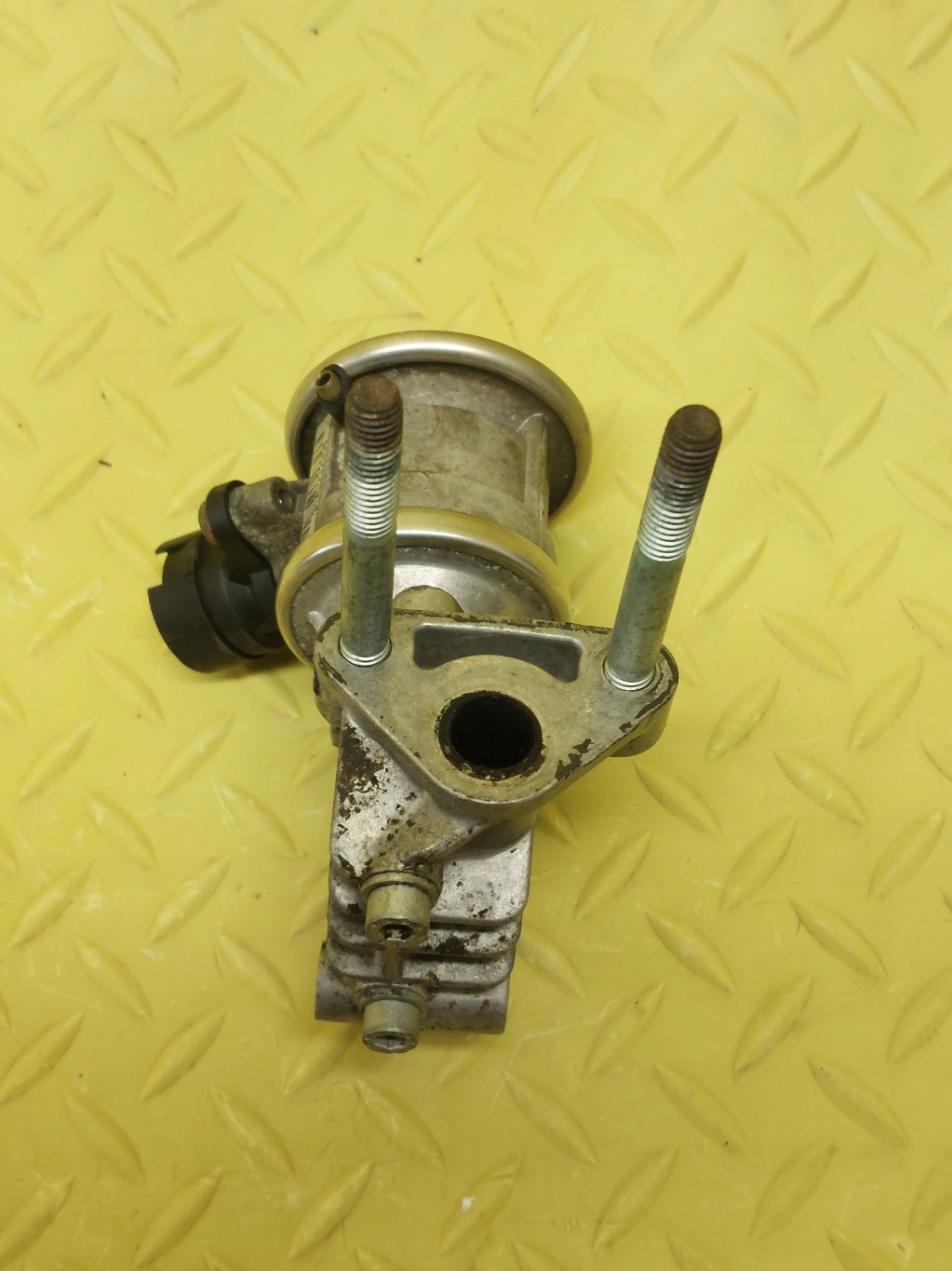 AUDI A3 8L 1.8 20V AGR-Ventil 06A131085E