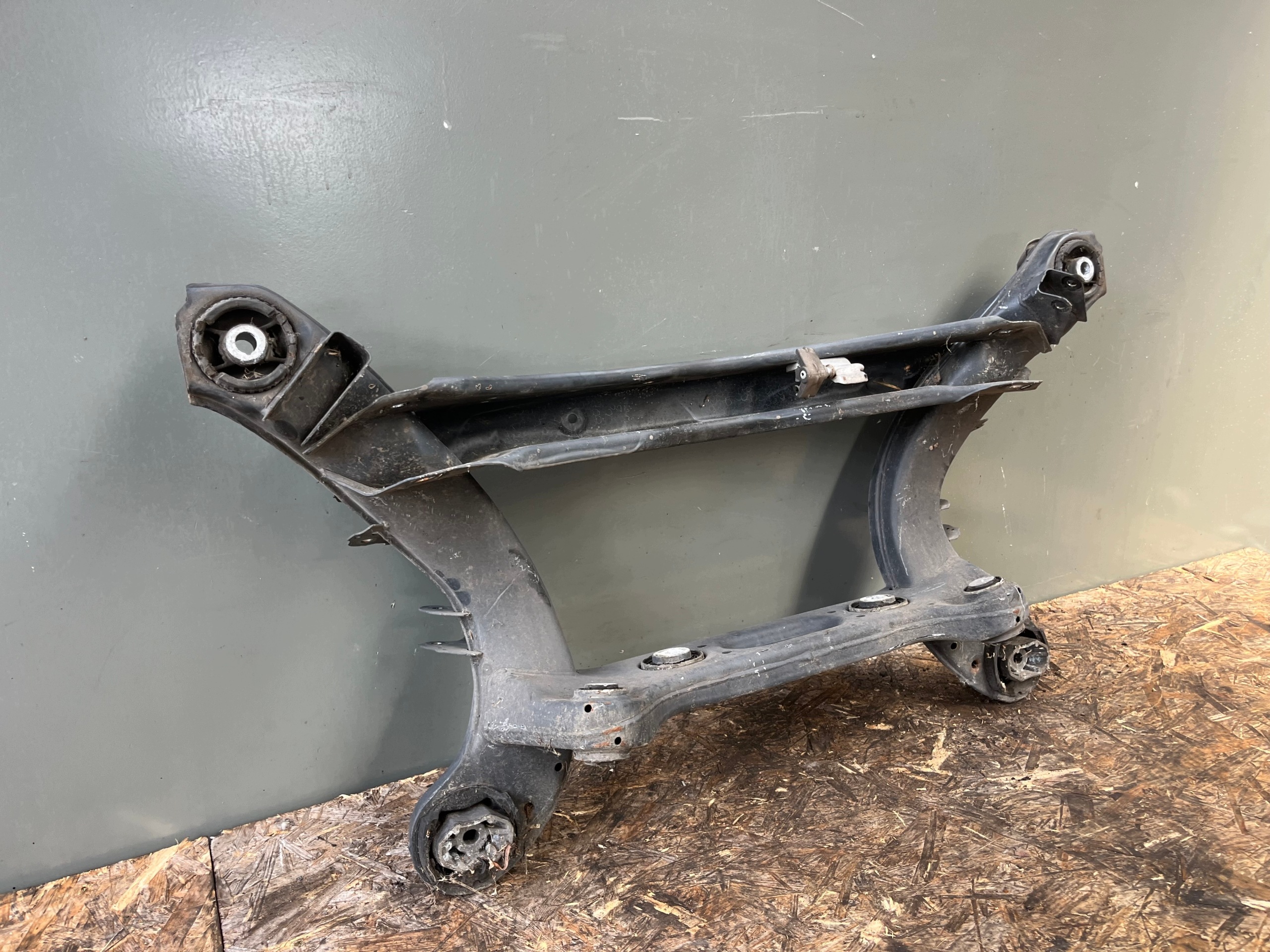 axle beam subframe springing rear part MERCEDES-BENZ C KLASA W205 2017 KOMBI