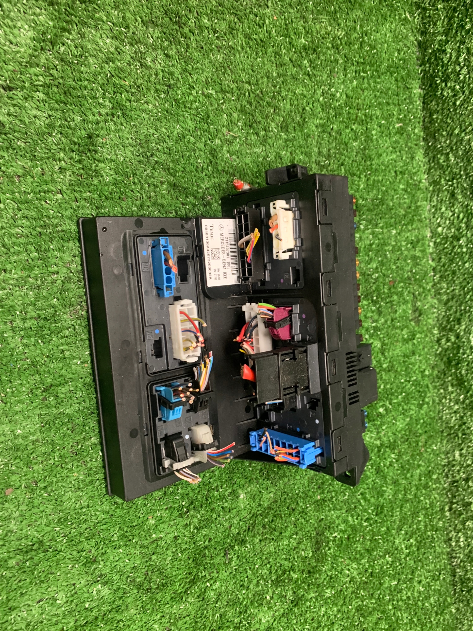 control unit of the engine Mercedes-Benz E W211 a6421507377