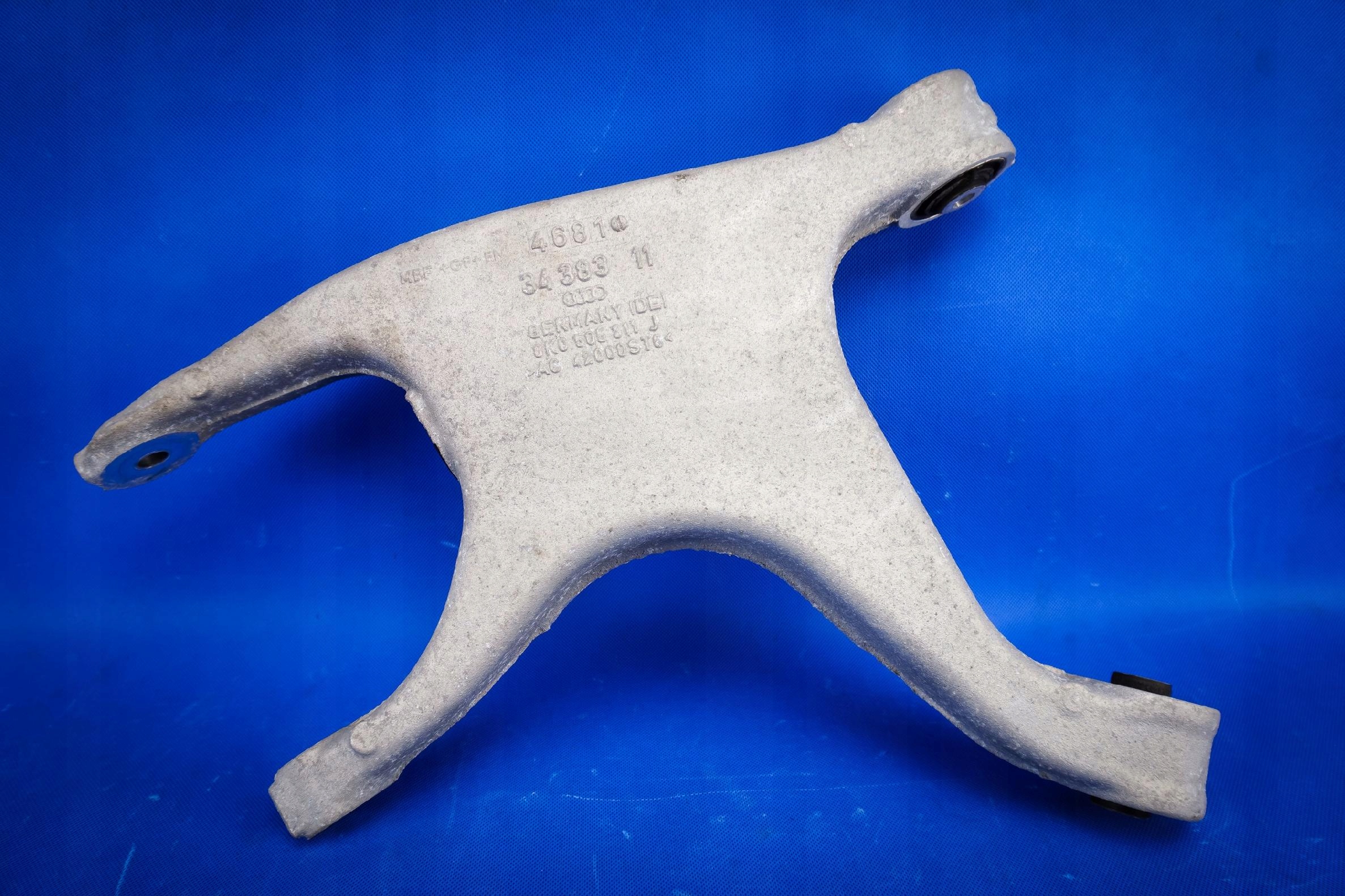 Querlenker wzdluzny hinten Audi A4 RS4 8K A5 8K0505311J