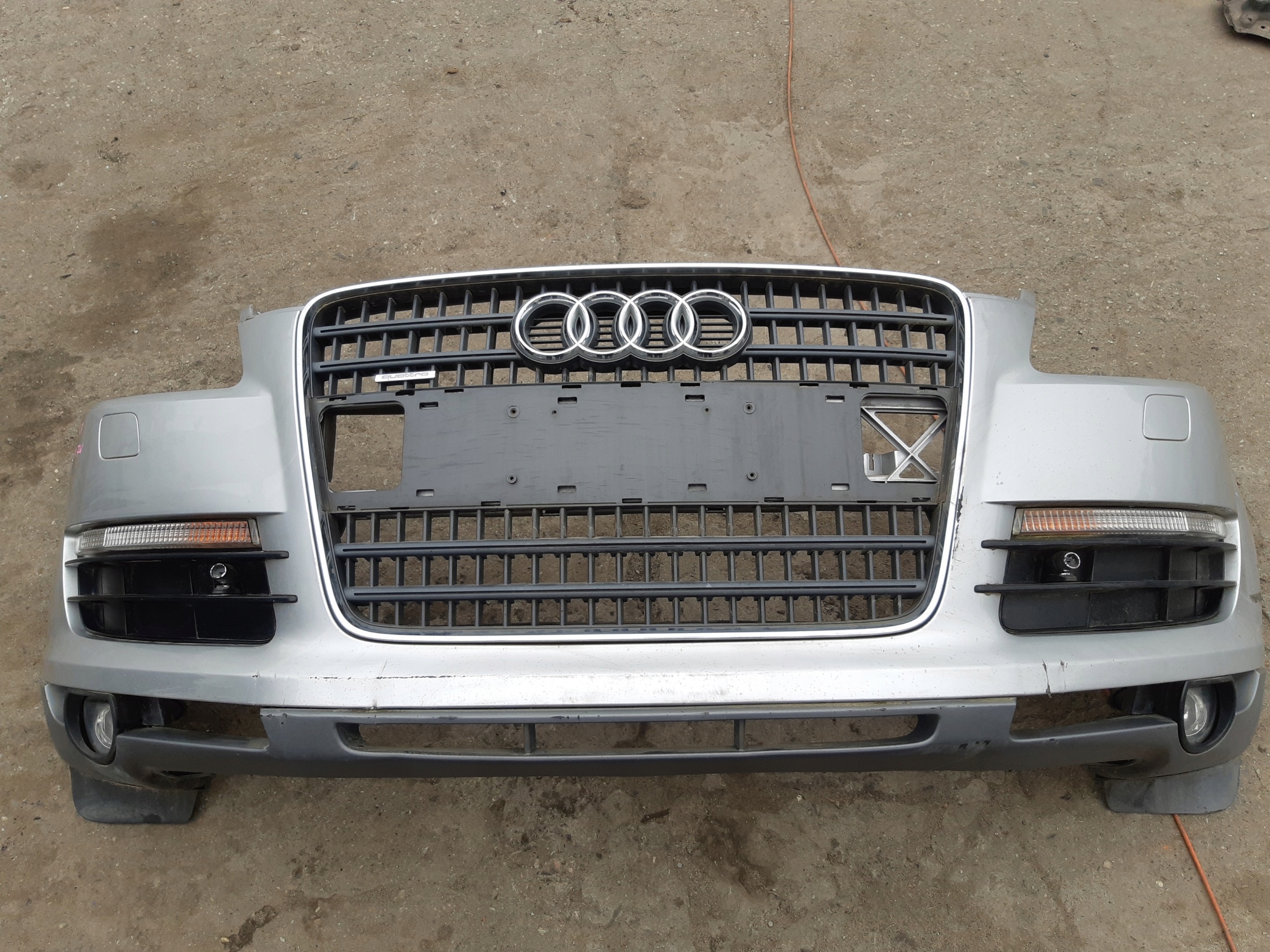 AUDI Q7 4L LX7W front bumper grill grille front