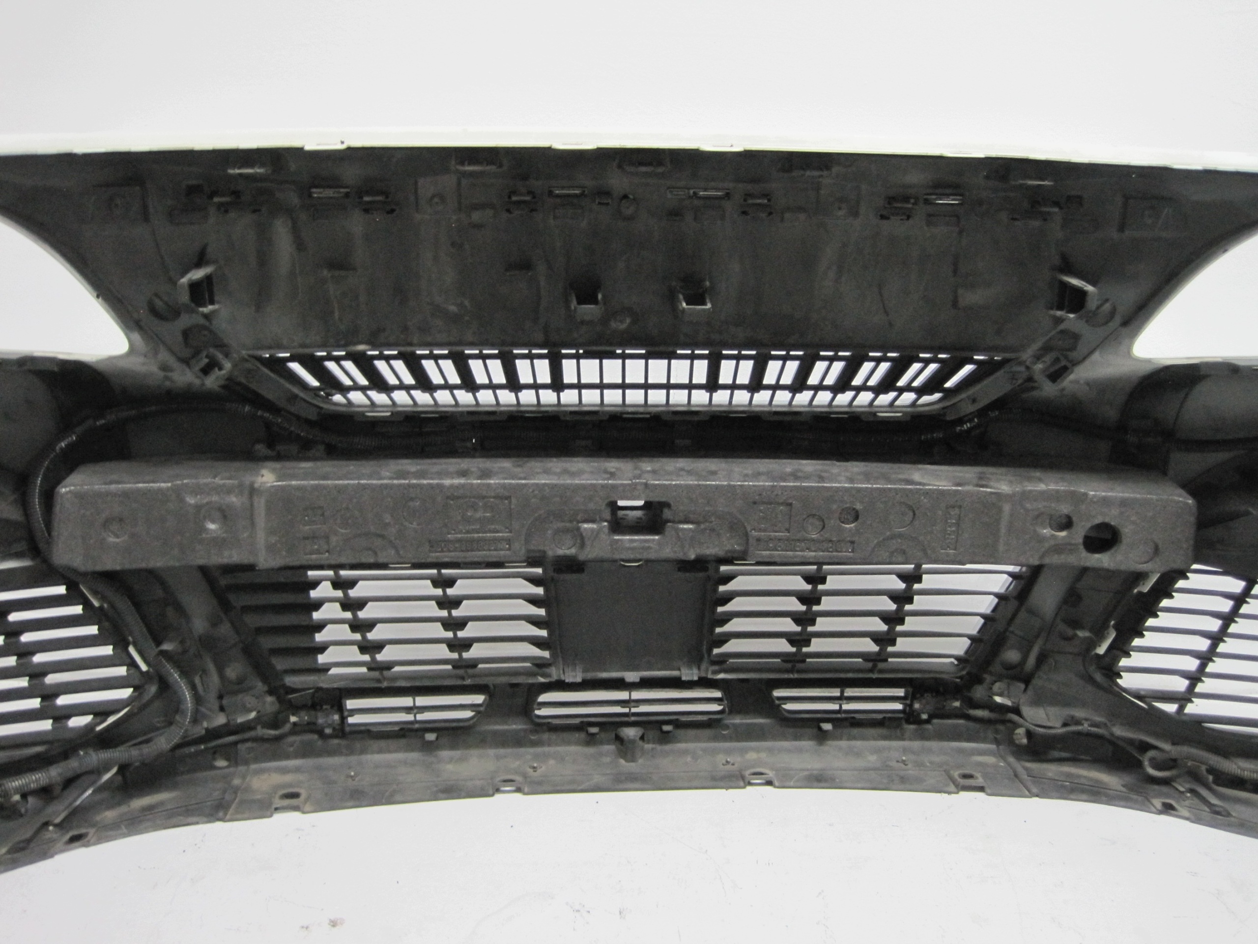 bumper front PEUGEOT 3008 II 6 PDC 18R front