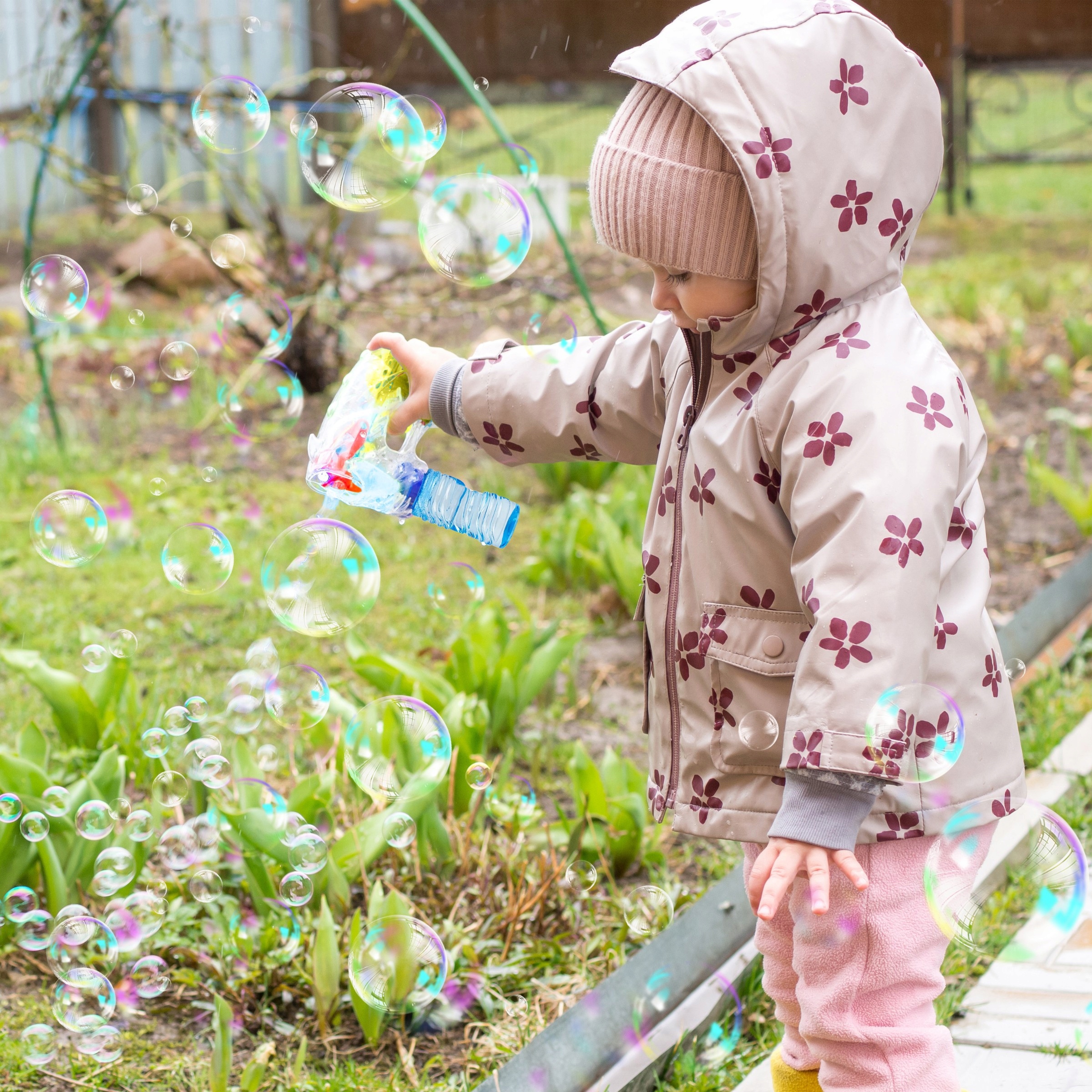 PISTOLET DO BANIEK MYDLANYCH PODŚWIETLANY AUTOMAT Szerokość produktu 5 cm