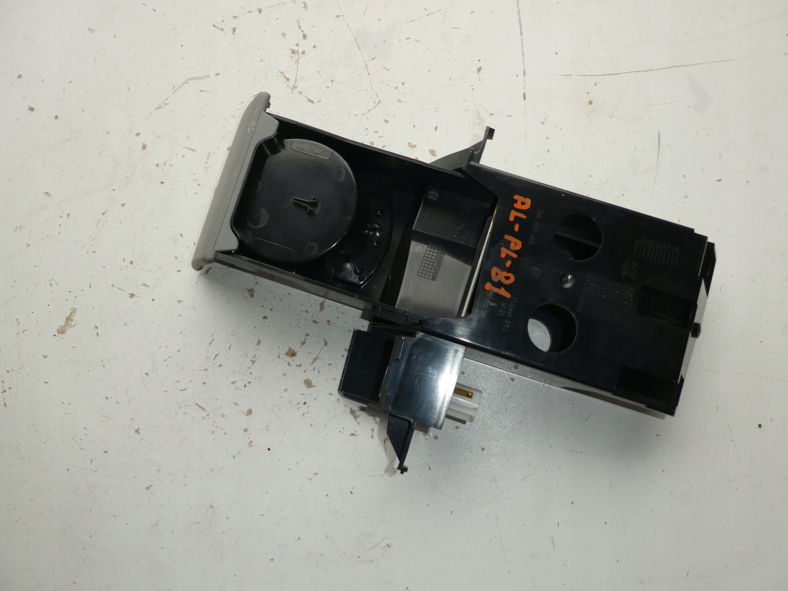 ashtray bracket for KUBEK VW TRANSPORTER T5 7H1858601