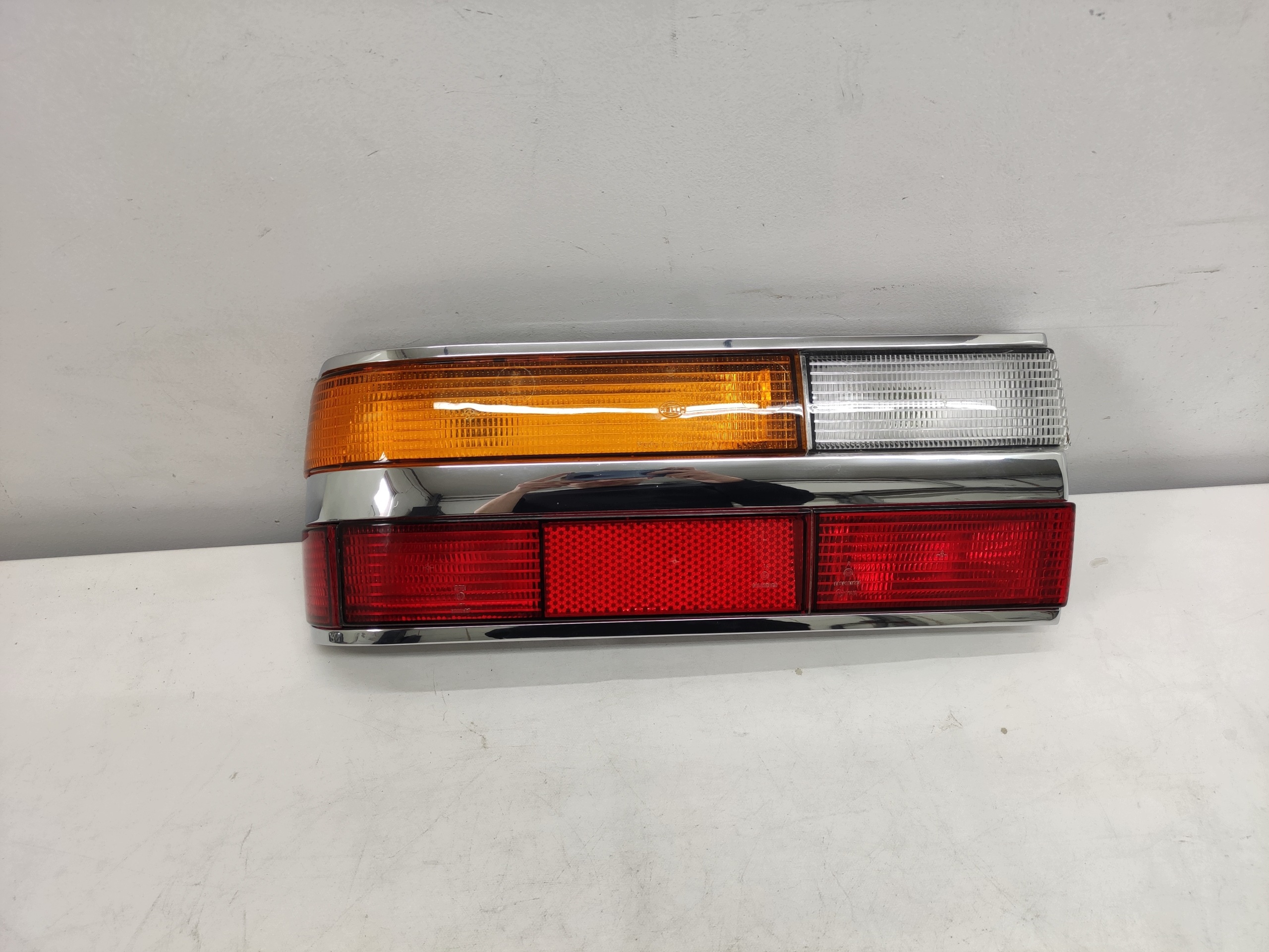 BMW 5 V E28 81- light left rear part original EUROPA