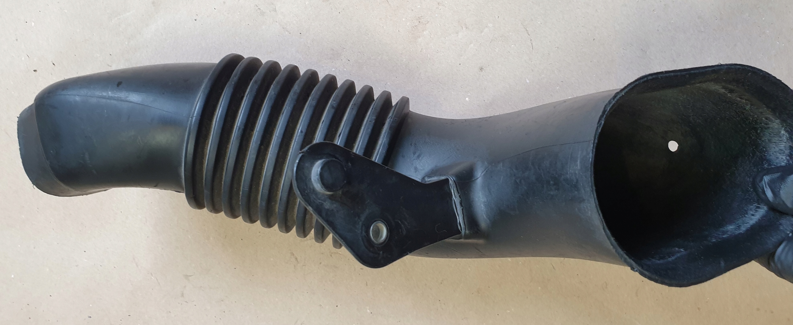 wiring pipe hose air BMW 5 E60 E61 525D 530D 3.0 DIESEL 7790056 OE