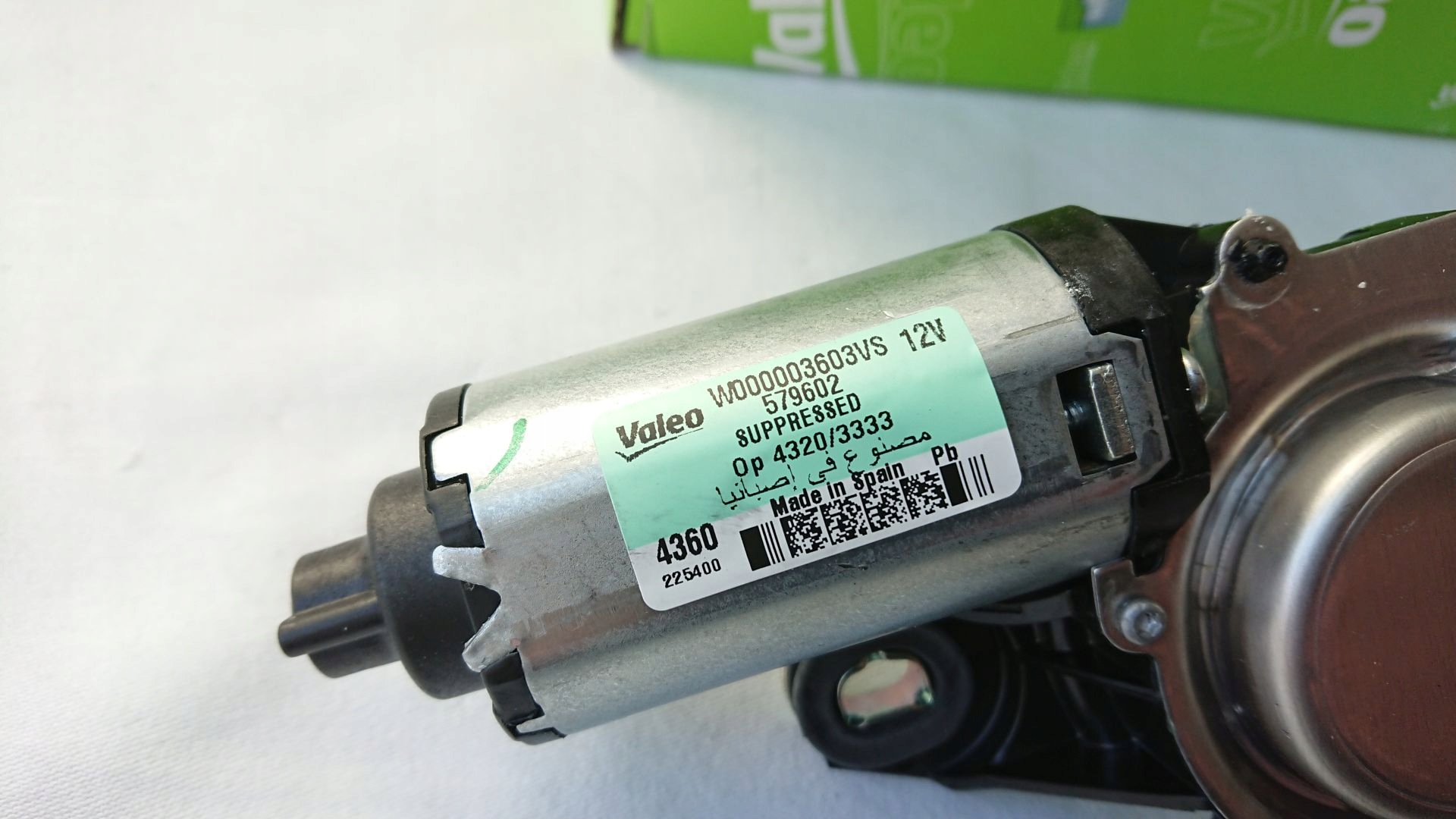 SILNICZEK WYCIERACZEK VALEO AUDI A6 C6 Installation side rear