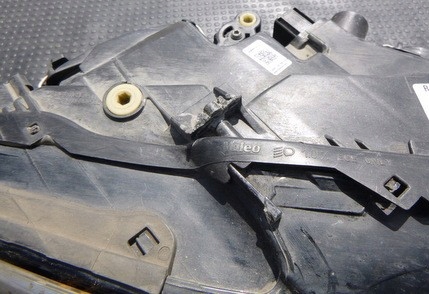 Audi Q5 Reflektor Prawy 8R0941006C Strona zabudowy prawa