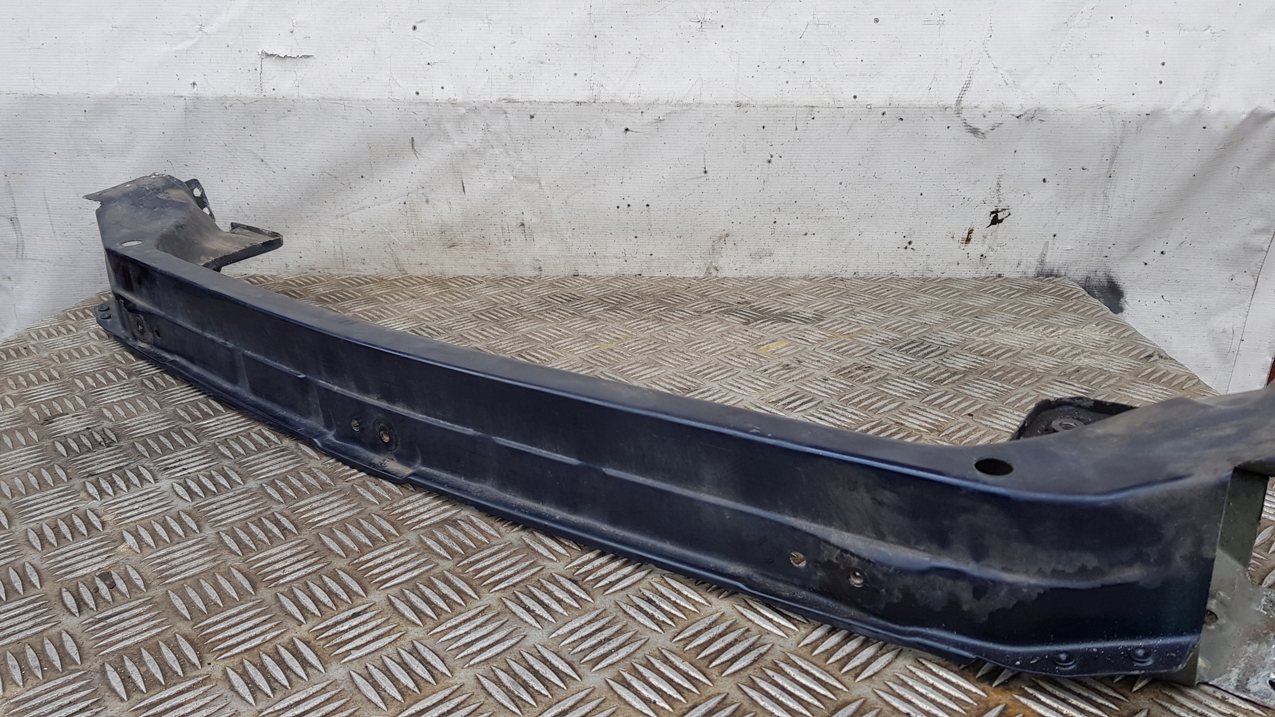 VOLVO V70 sider below bumper front pillar