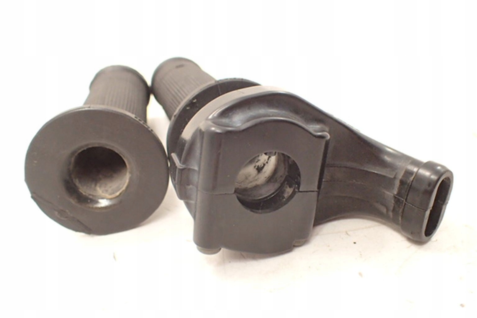 Yamaha FJR 1300 03-05 Rolgaz manetki gumy Producent Yamaha OE