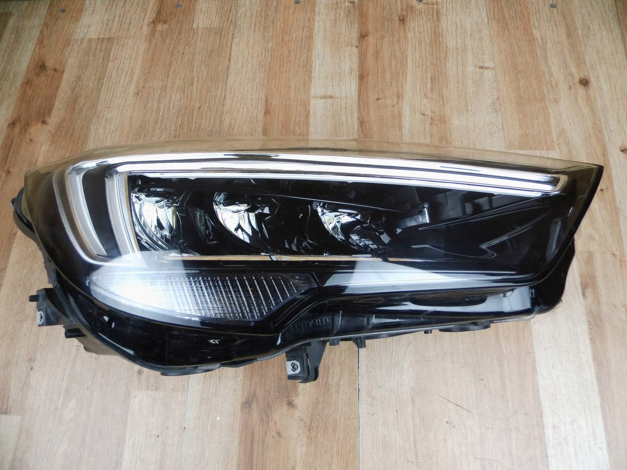 Opel Crossland X 2017-2023 LIFT light right front front right
