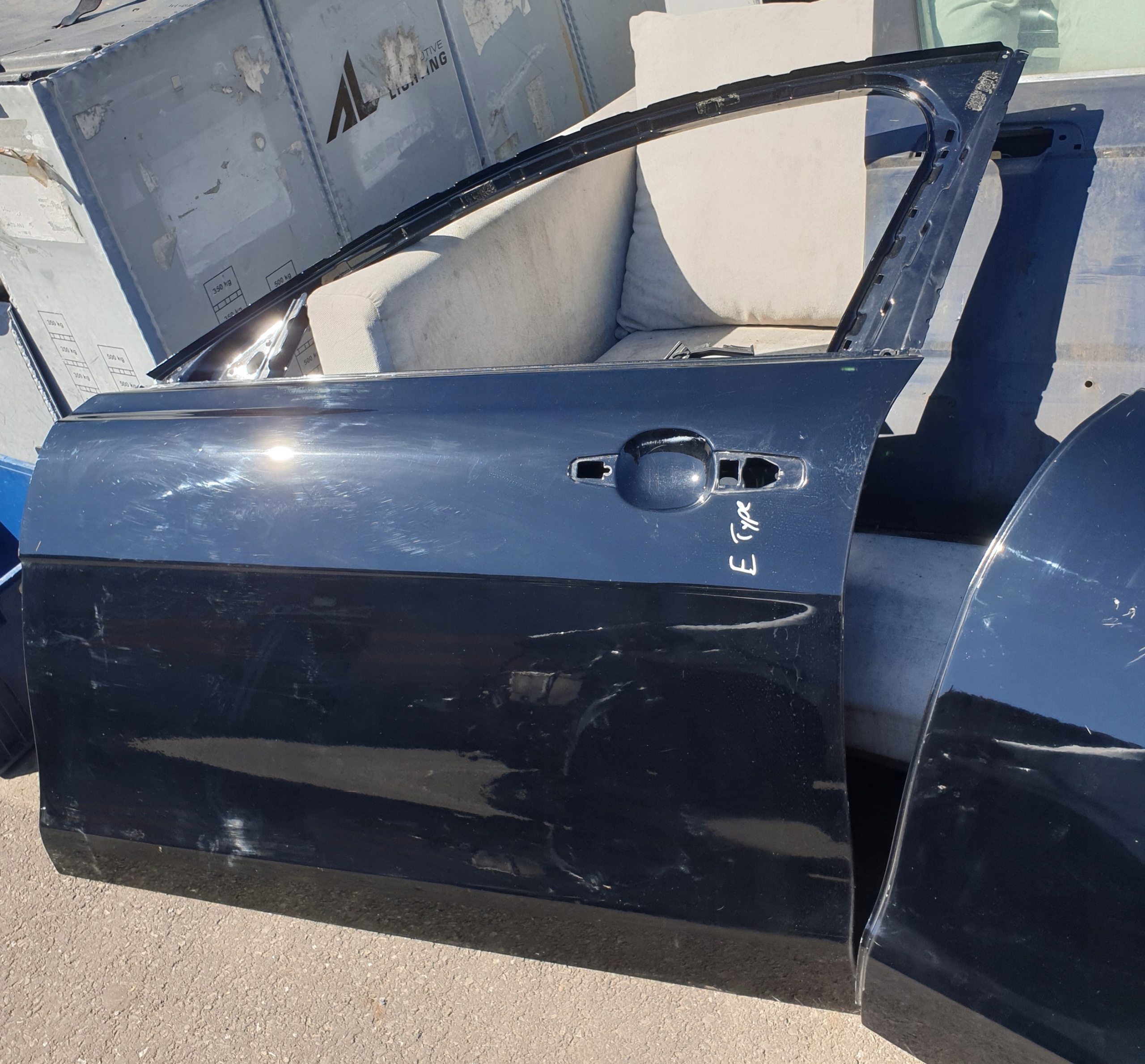 dveře levý předek záď JAGUAR XE