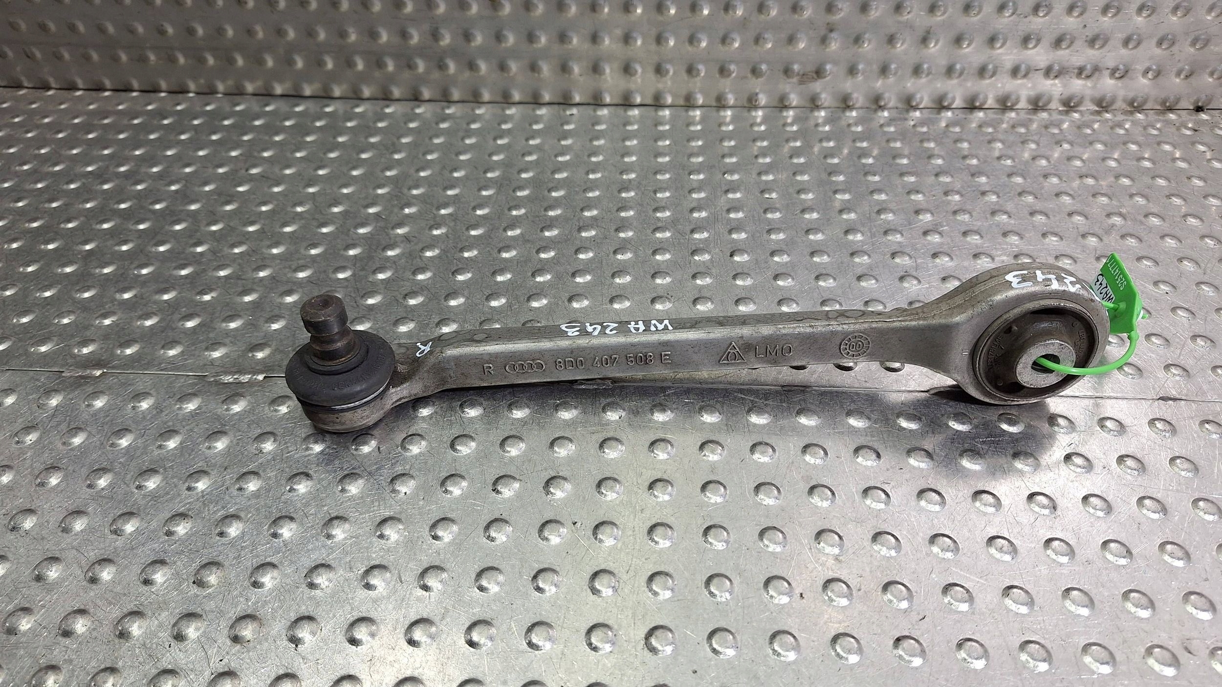 arm right front upper OE 8D0407508E AUDI A4 B6 A6 C5 PASSAT B5 SUPERB and