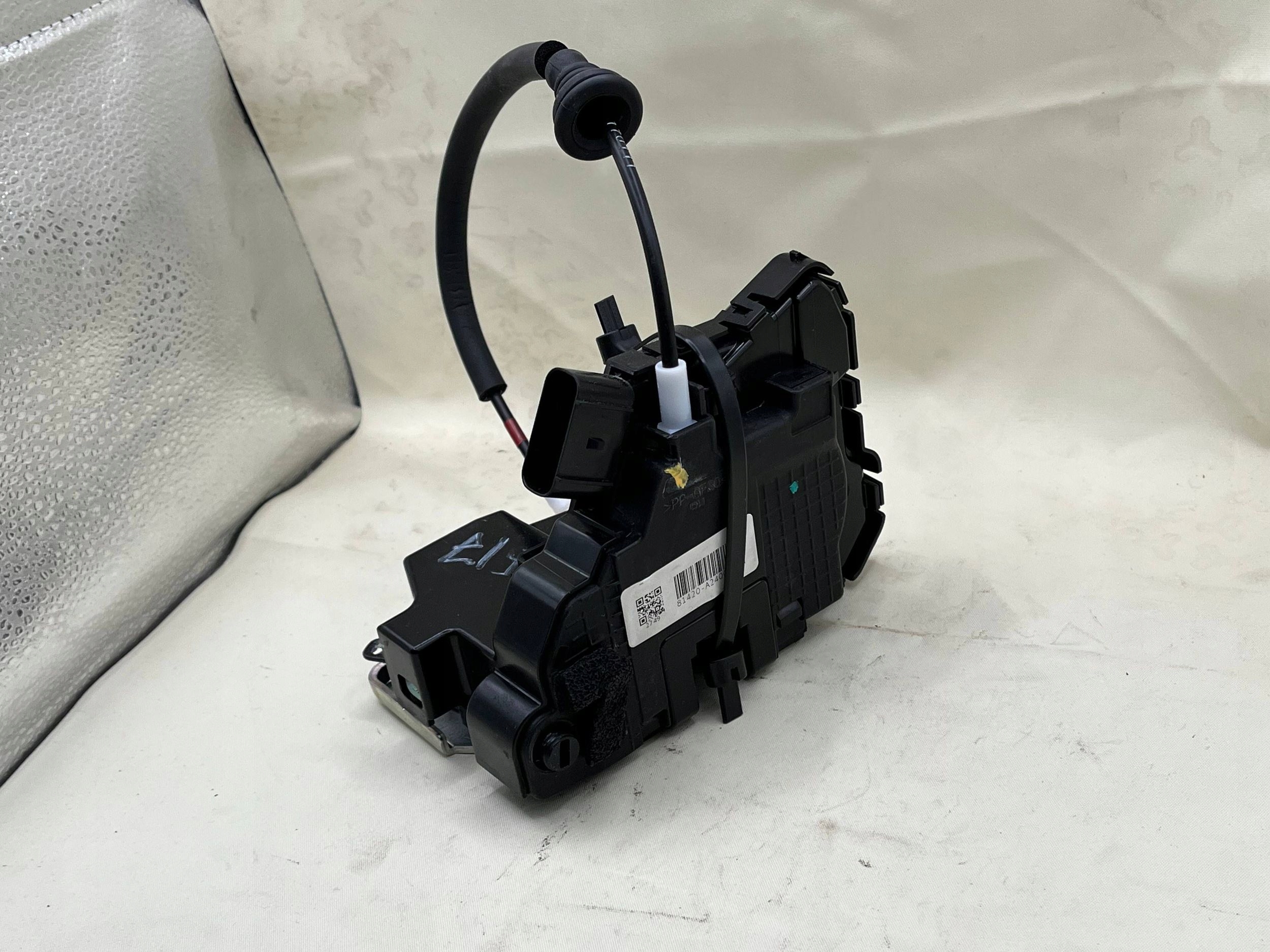 lock door tylnych KIA Ceed 81420A2400 !J