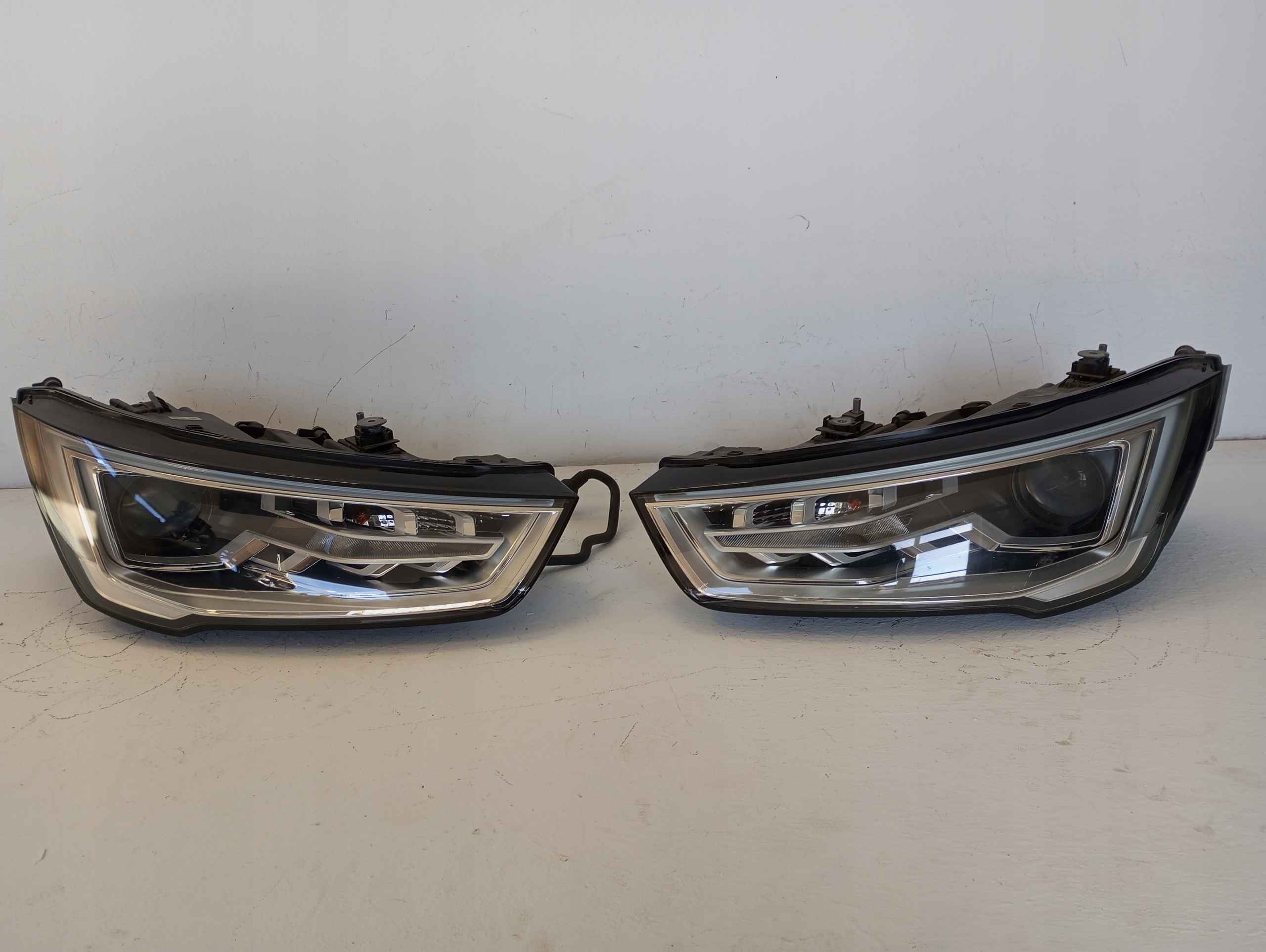 light lights BIXENON AUDI A1 8X0 LIFT 8XA941005 8XA941006 front