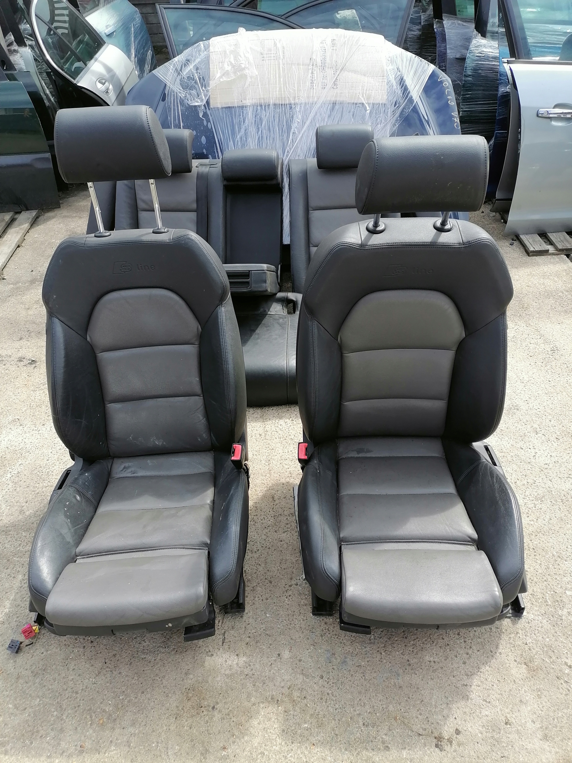 Комплект сидінь Audi A4 B7 S-LINE