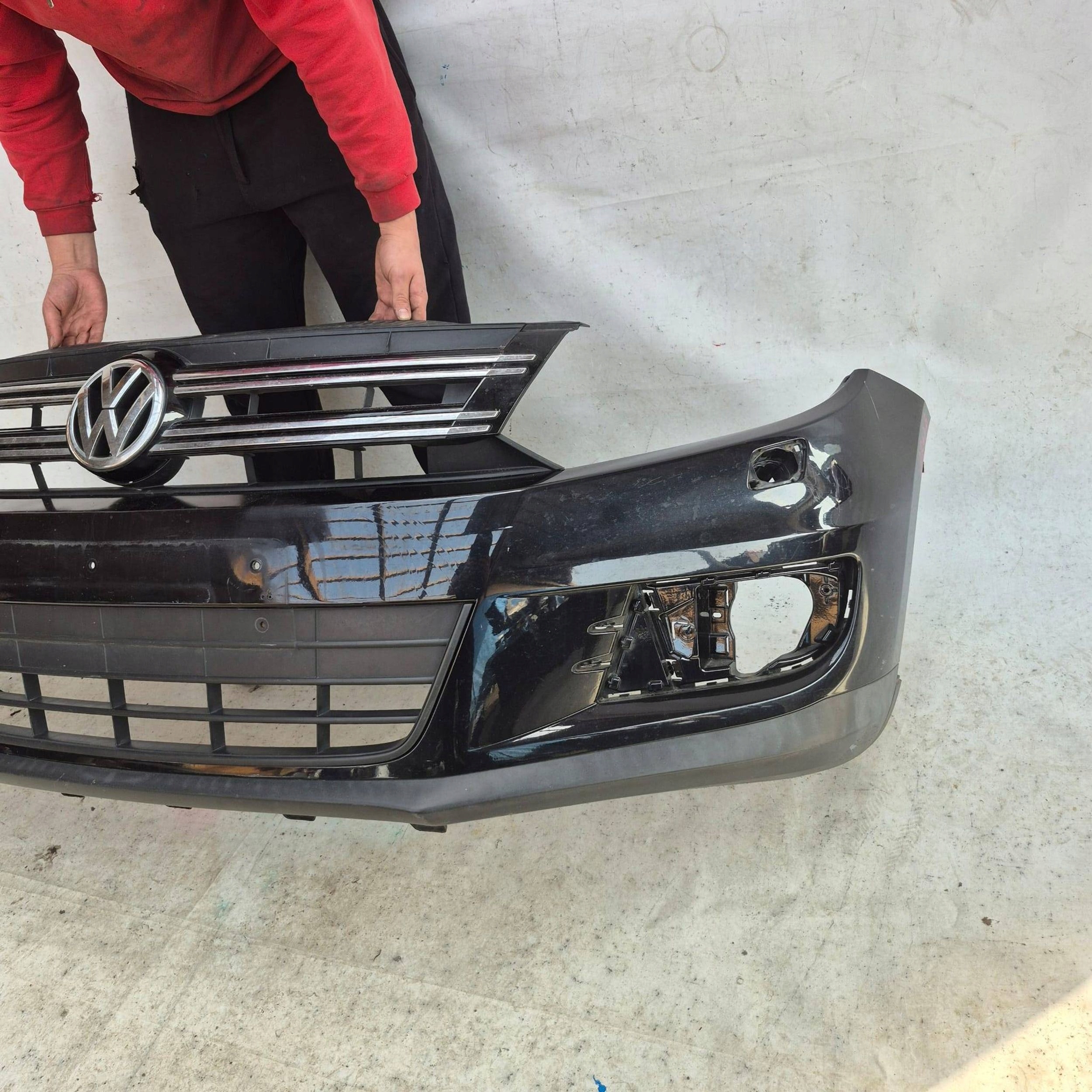 VW TIGUAN and 1 LIFT 11-16 bumper front front PDC SPR