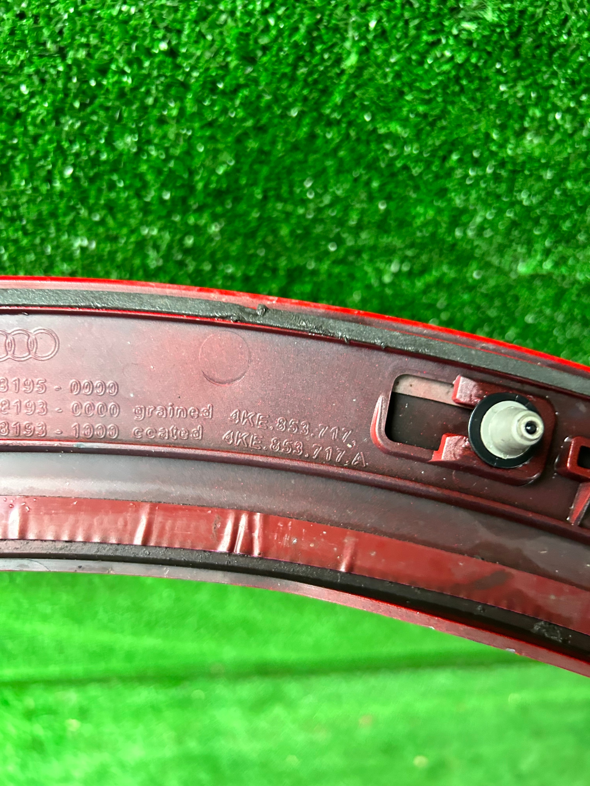 AUDI E-TRON moulding for fender left front 4KE853717