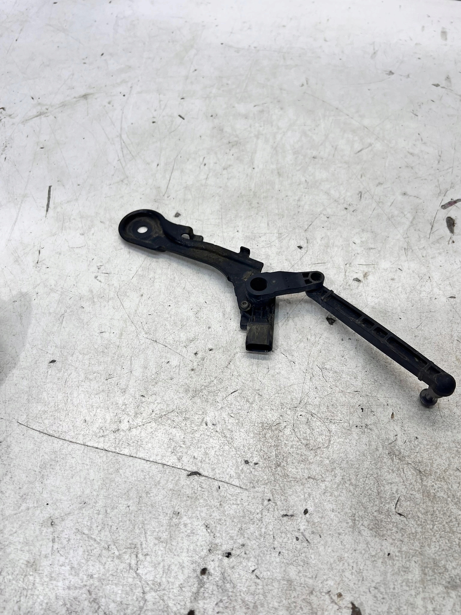 sensore Livello POZIOMOWANIA luci AUDI A6 C8 4K0971309B