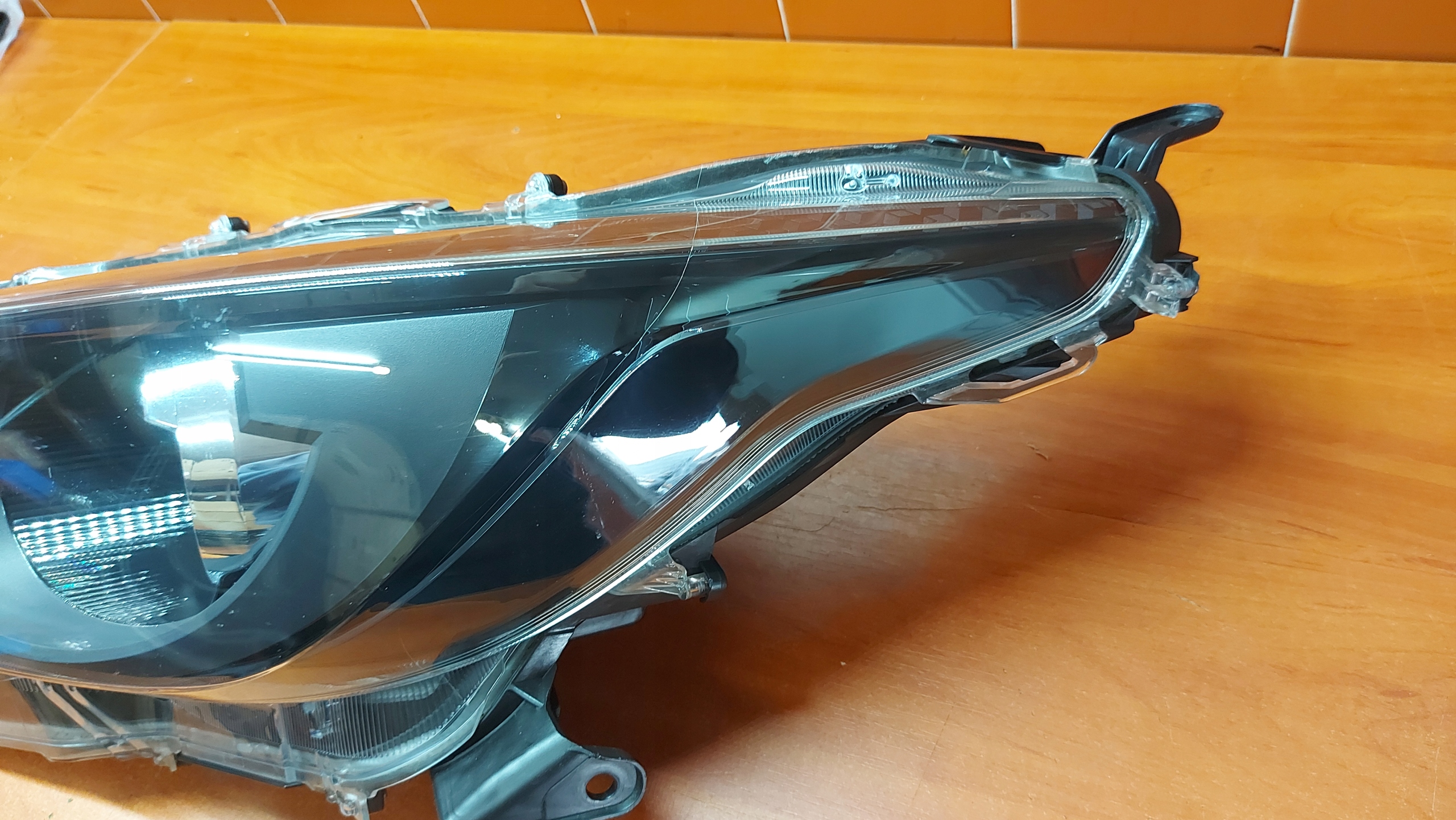 REFLEKTOR light left left front front TOYOTA YARIS IV 20