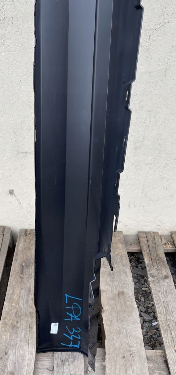 LPA337 BMW 5 G60 G61 2023- m-packet moulding threshold left 8084763