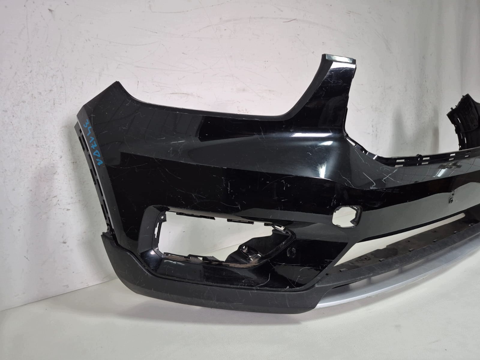 VOLVO XC40 17-22 bumper front front