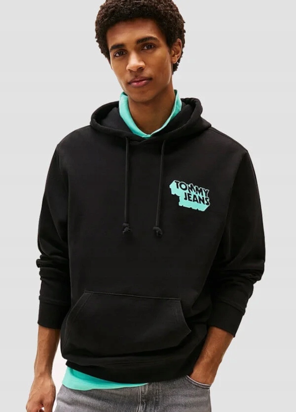 Tommy Jeans Pánská mikina s kapucí a grafikou na zadní straně, černá, velikost XL