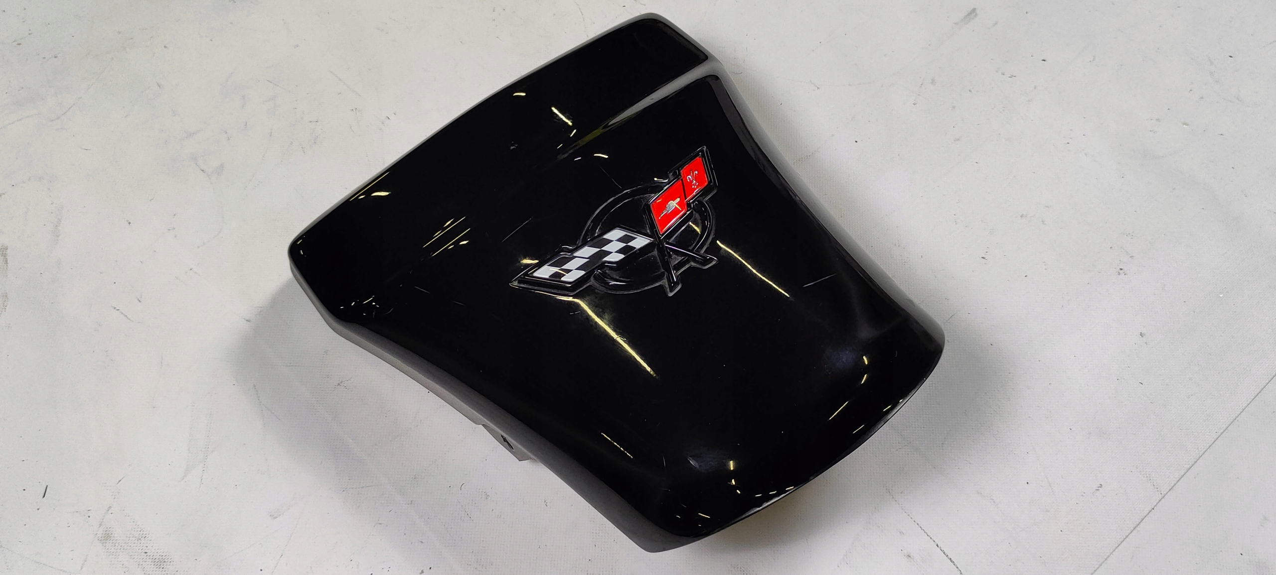 Panel Couverture tablier moteur de la serrure logo Corvette C5 Cabrio 1999