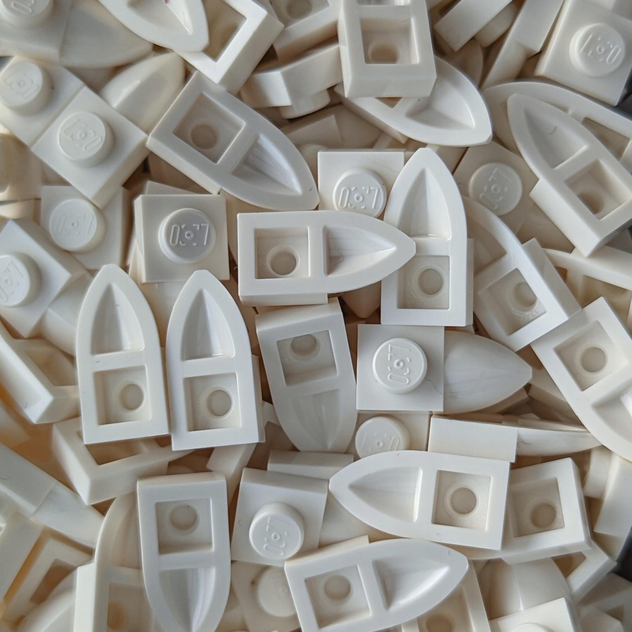 

Pakiet Lego 49668 Płytka 1x1 z zębem 20szt Nowe