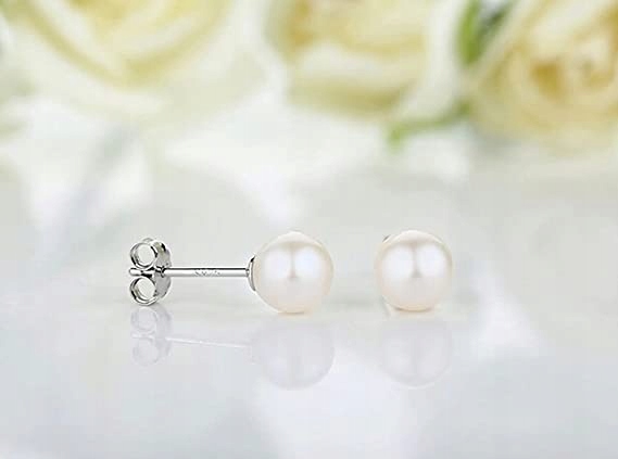 Kolczyki perły 5mm s925 białe małe perełki Motyw Brak