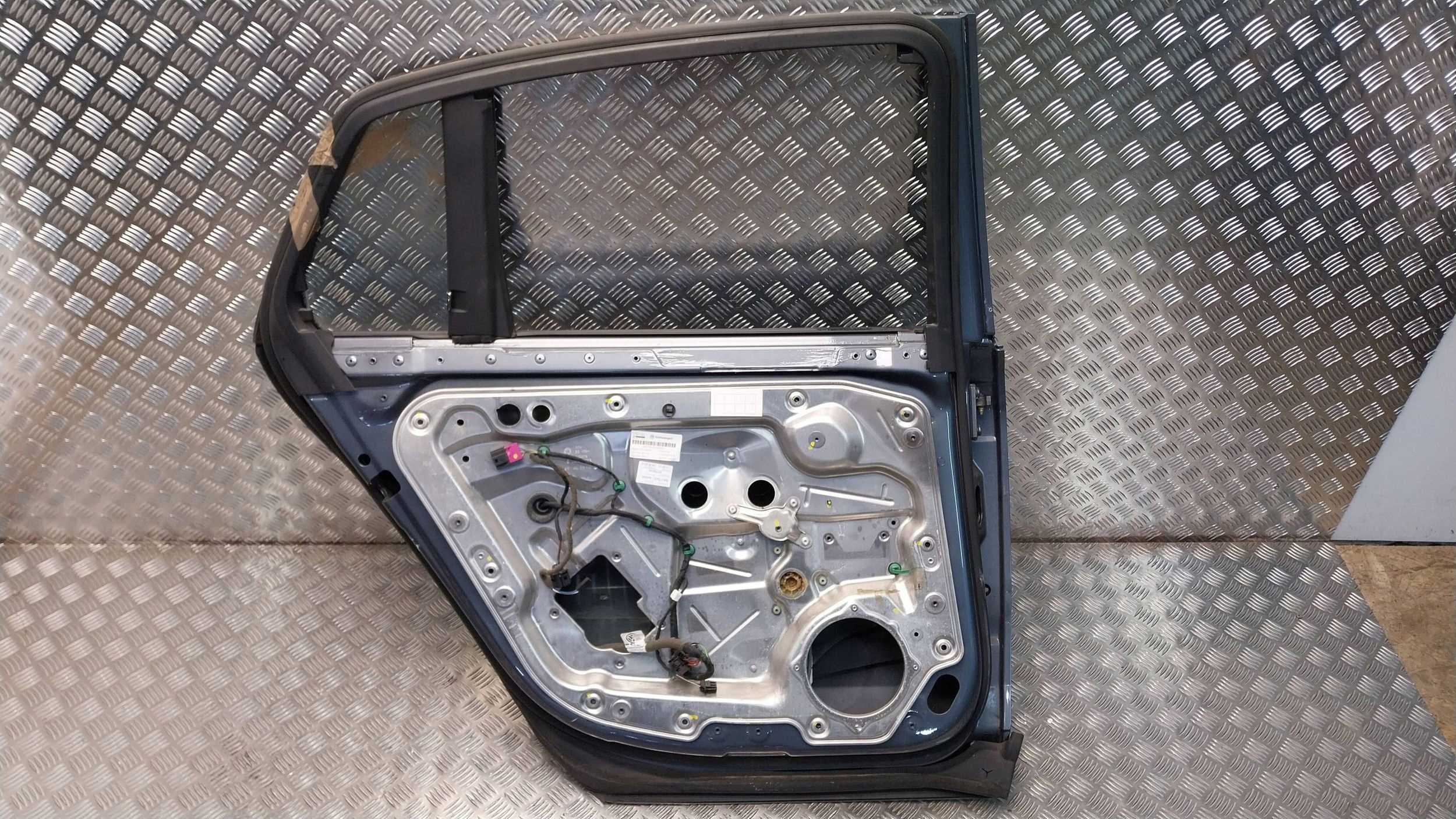 door rear part left VW PHAETON 02