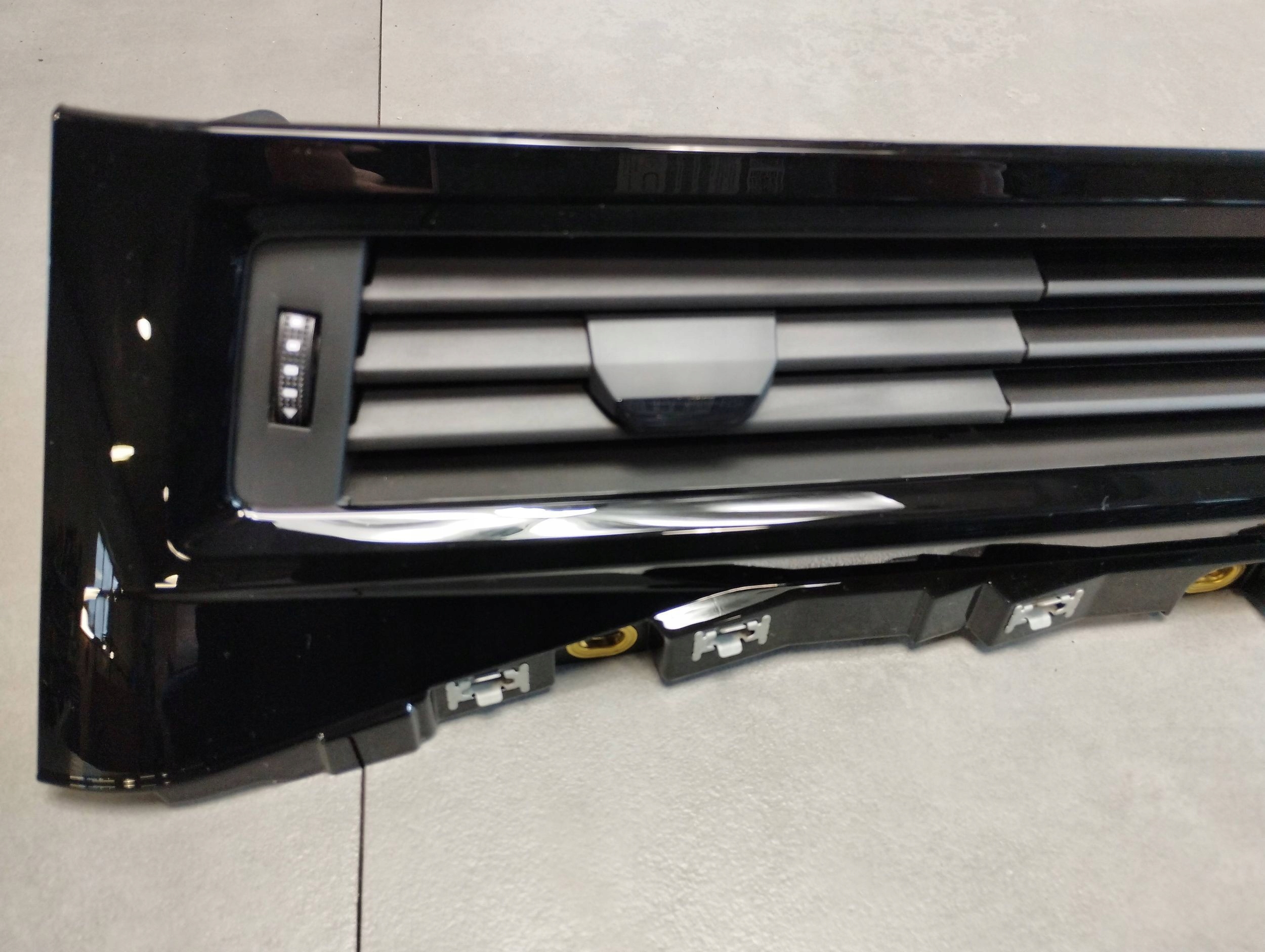 Audi A1 grid air conditioning devices 82B820951B