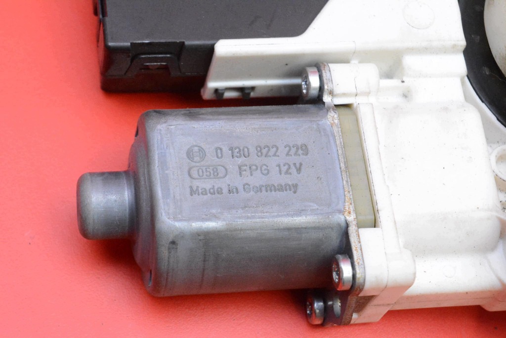 window regulator left front EU 5M1837401F VW GOLF 5 V plus 03-09