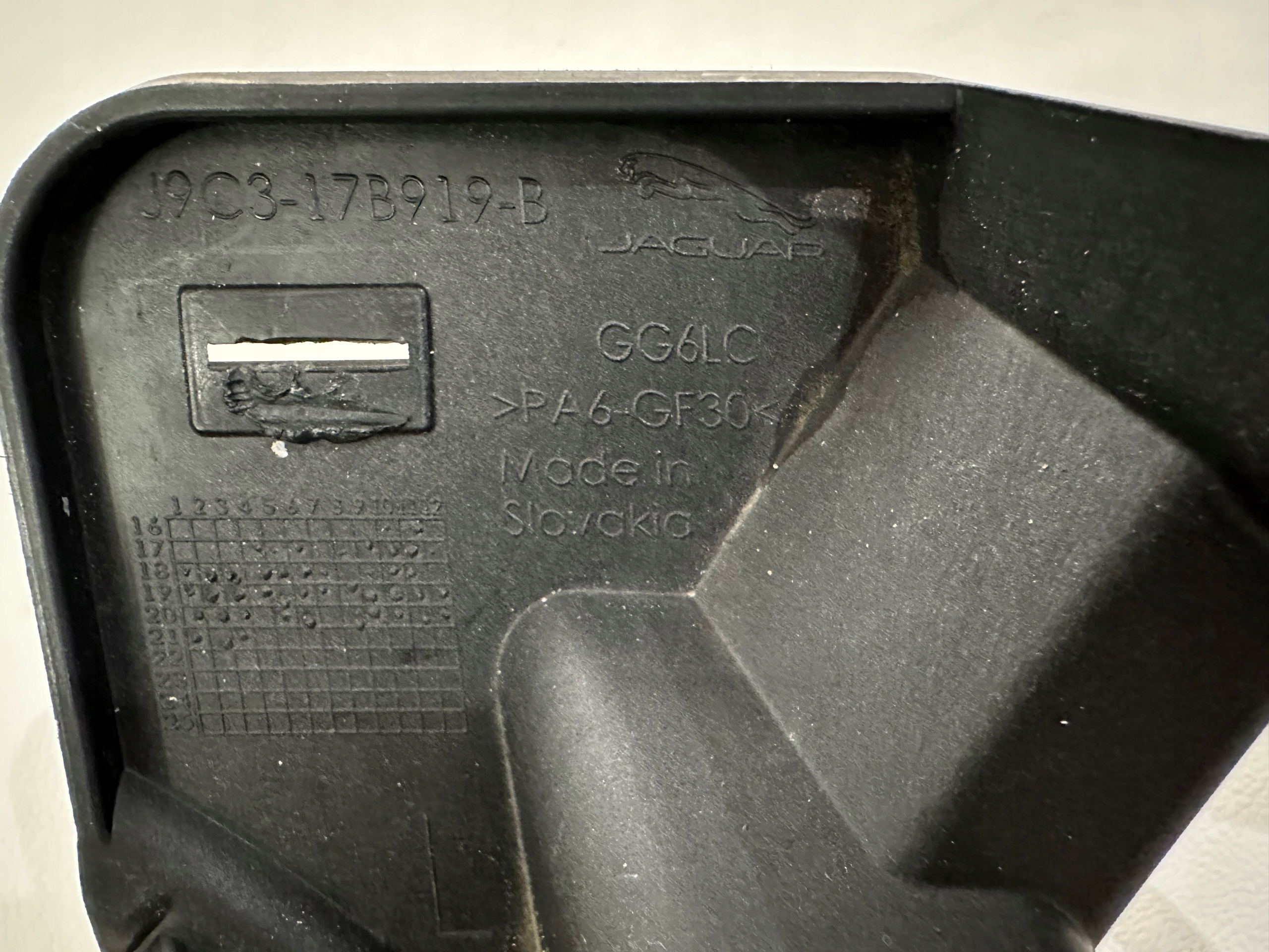 Jaguar F-Pace bumper bracket left J9C317B919
