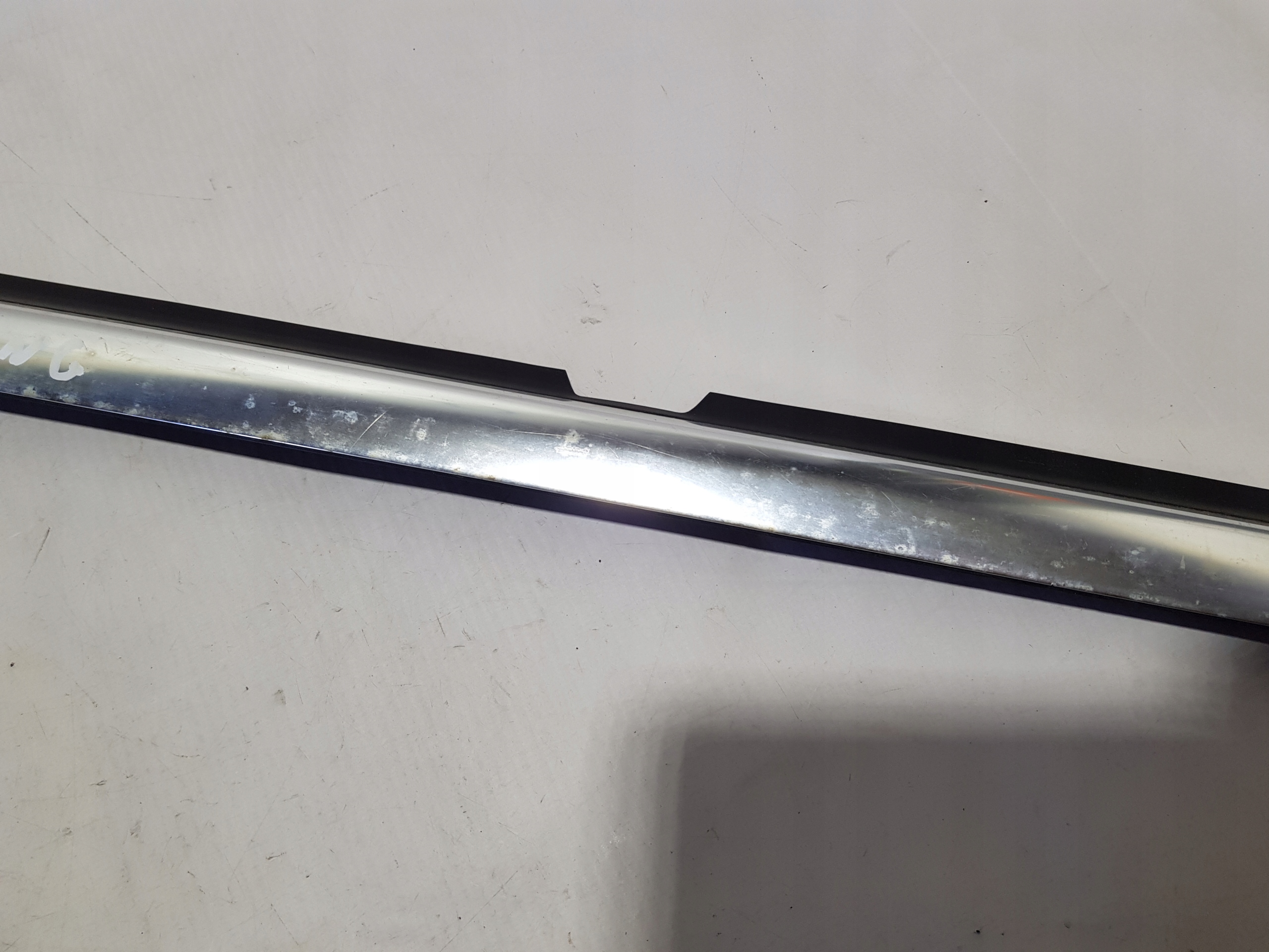 moulding door left rear part dust CHROM MERCEDES W251 LONG