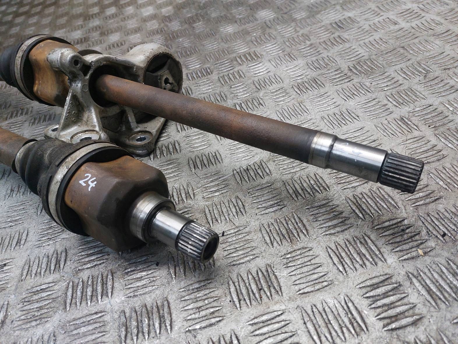 semi-axis left front + right front AUTOMAT PEUGEOT 5008 and 1.6 HDI