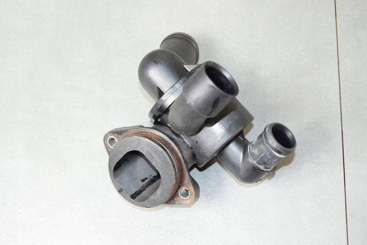 VW AMAROK csomag TERMOSTATU 03L121111AB
